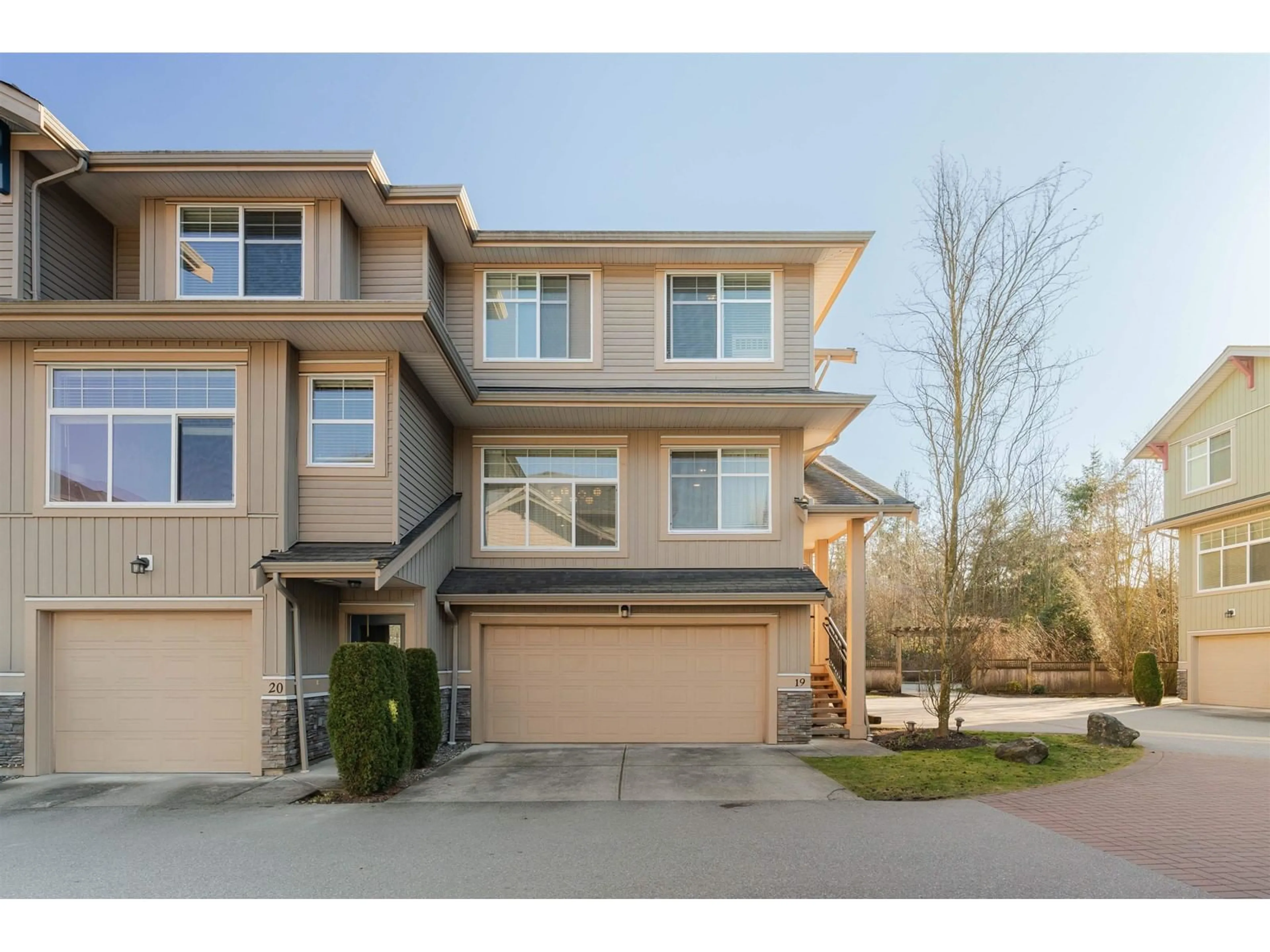 A pic from outside/outdoor area/front of a property/back of a property/a pic from drone, street for 19 - 20966 77A, Langley British Columbia V2Y0K9
