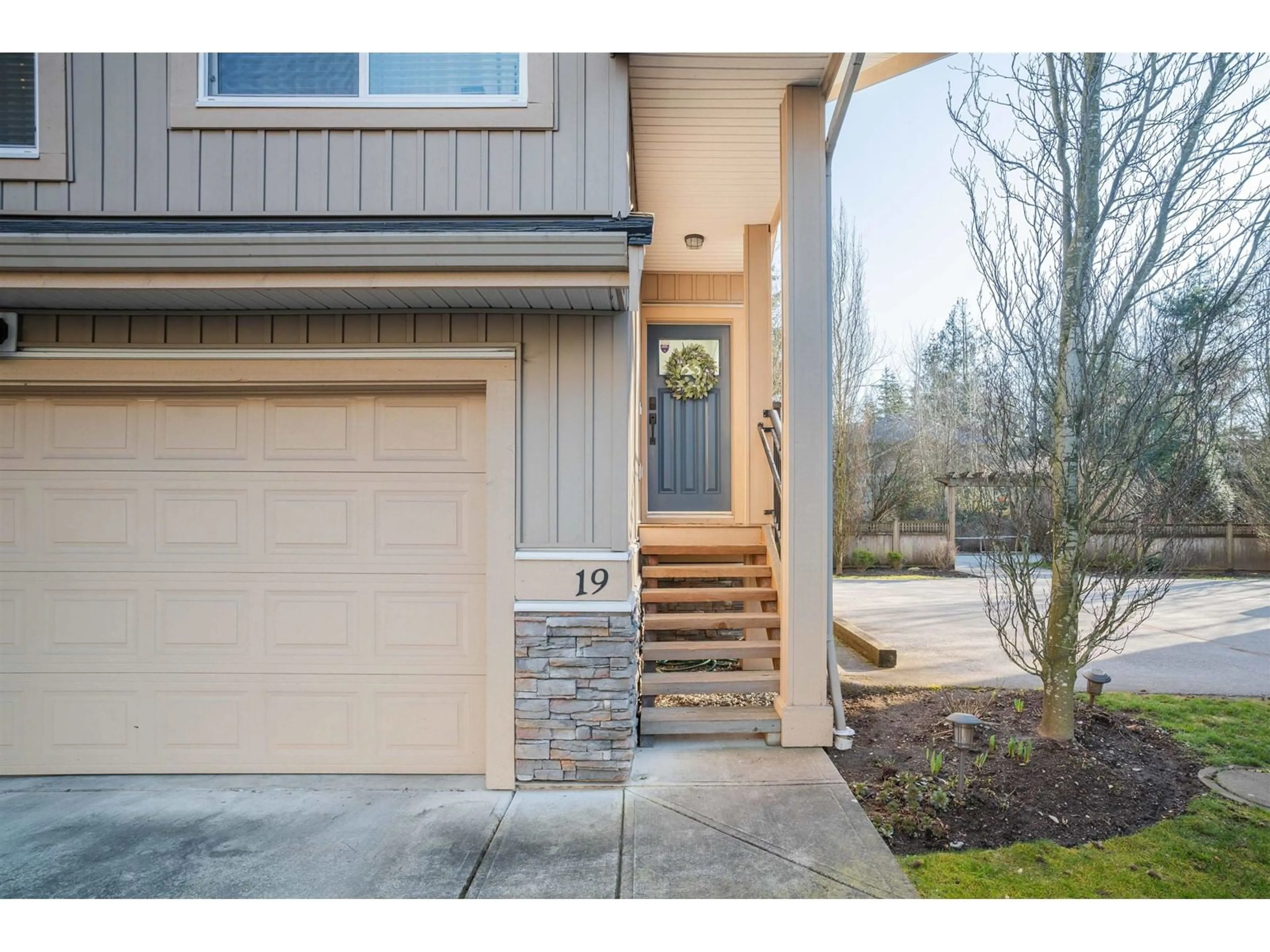 Indoor entryway for 19 - 20966 77A, Langley British Columbia V2Y0K9