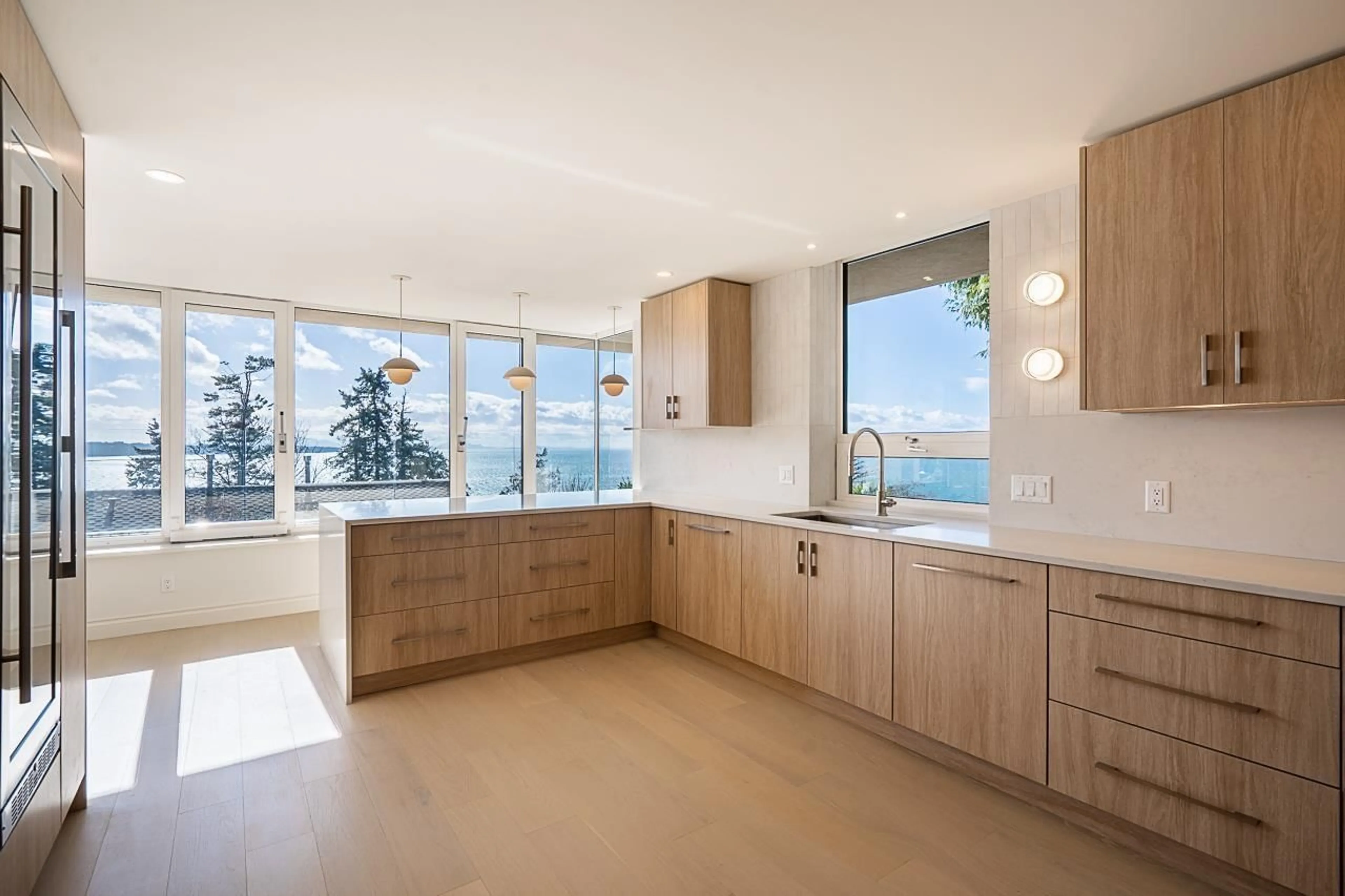 Unknown for 101 - 15050 PROSPECT, White Rock British Columbia V4B2B4