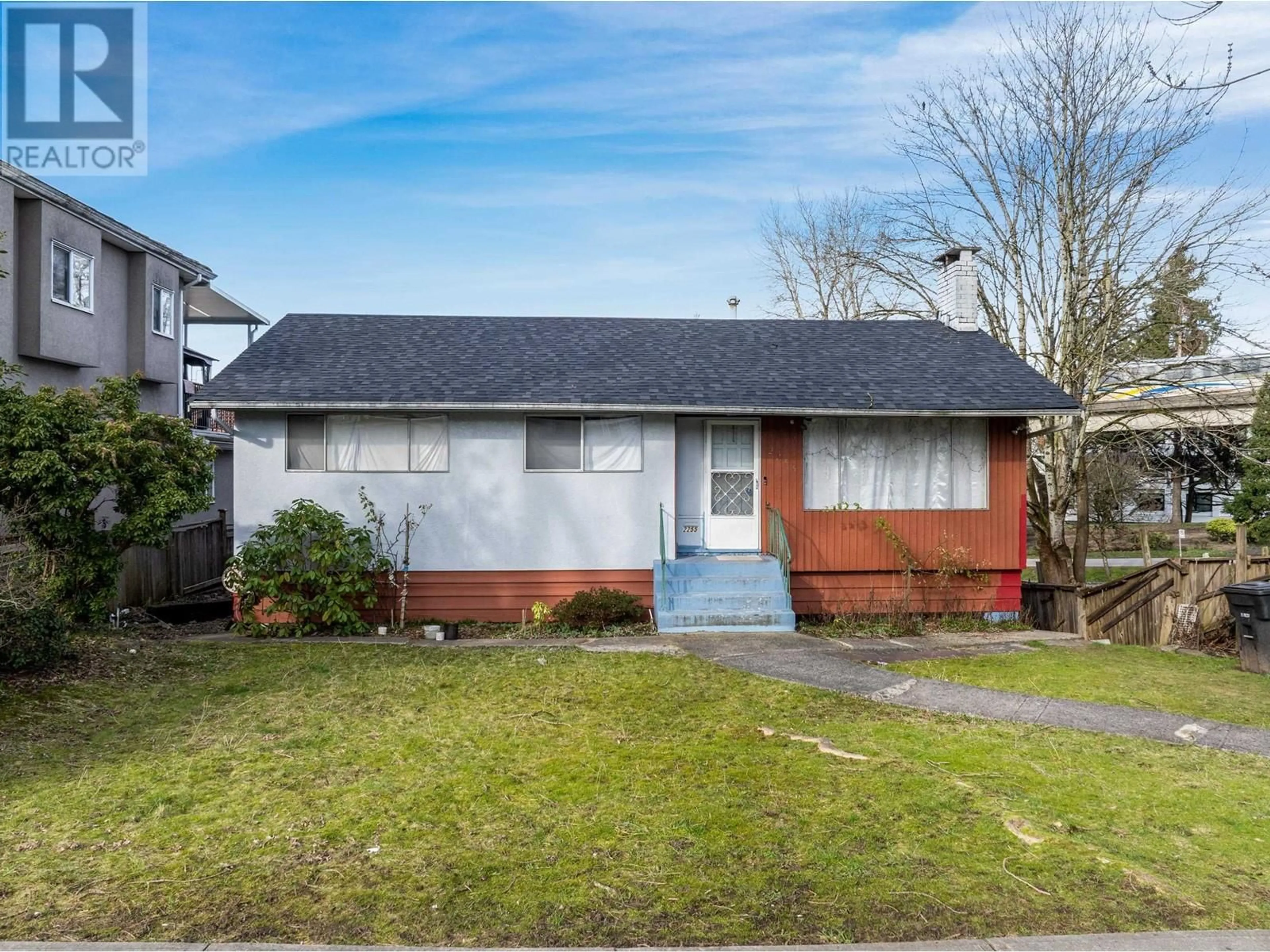 Unknown for 2255 24TH AVENUE, Vancouver British Columbia V5N2V3
