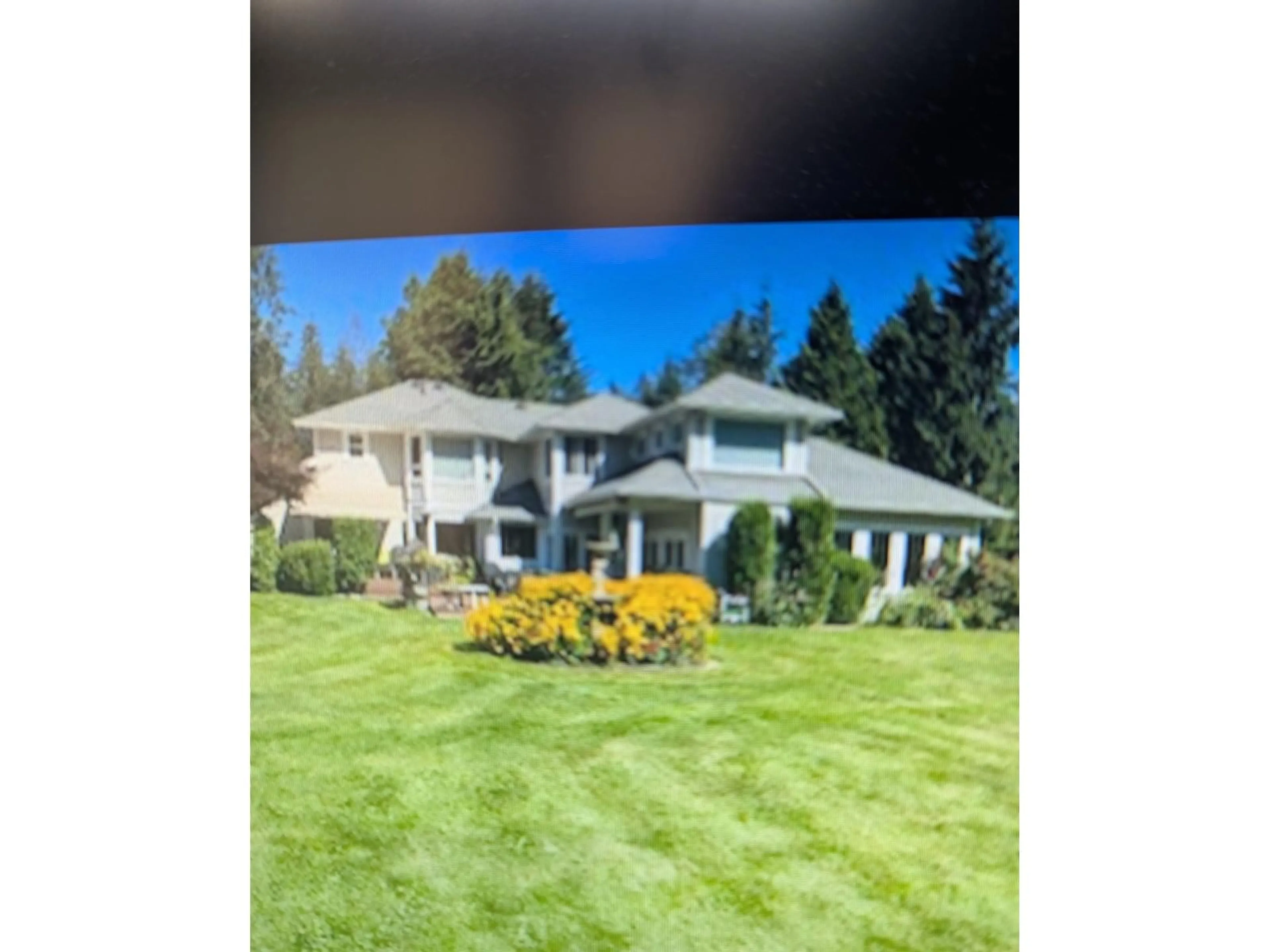 A pic from outside/outdoor area/front of a property/back of a property/a pic from drone, unknown for 25072 58, Langley British Columbia V4W1T5