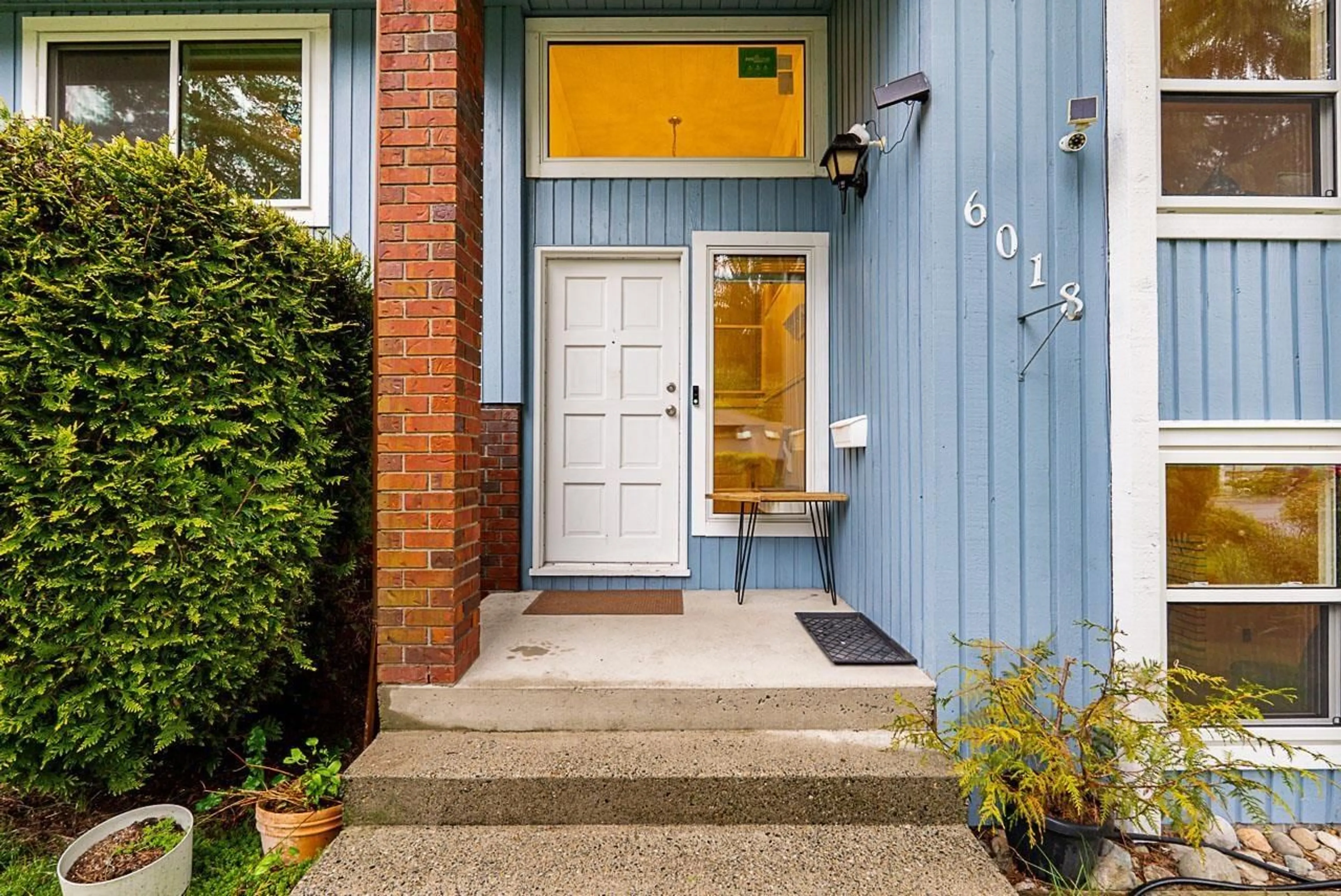 Indoor entryway for 6018 SUNWOOD, Delta British Columbia V4E2Y4