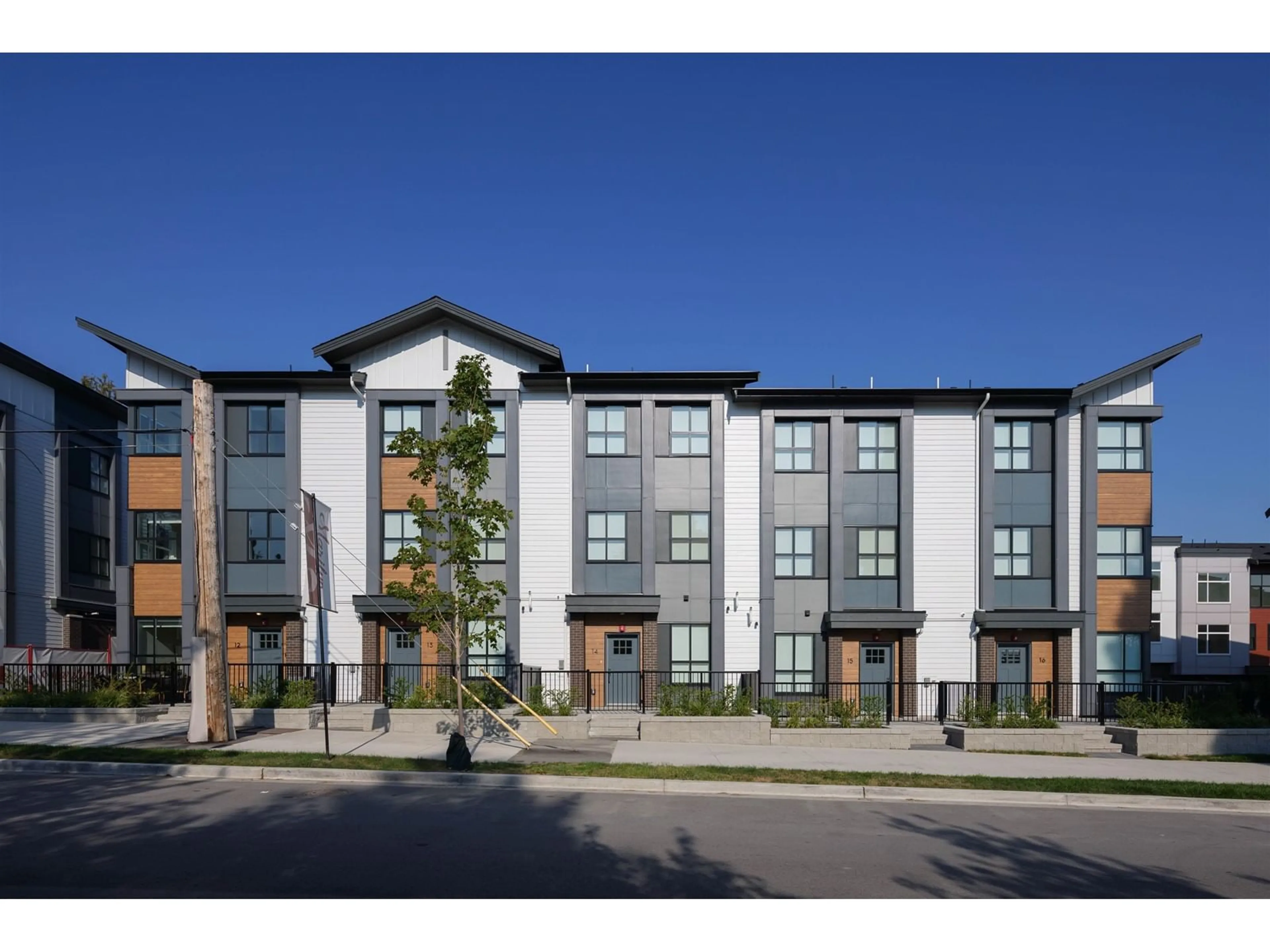 Unknown for 11 - 5378 198, Langley British Columbia V3A1G1