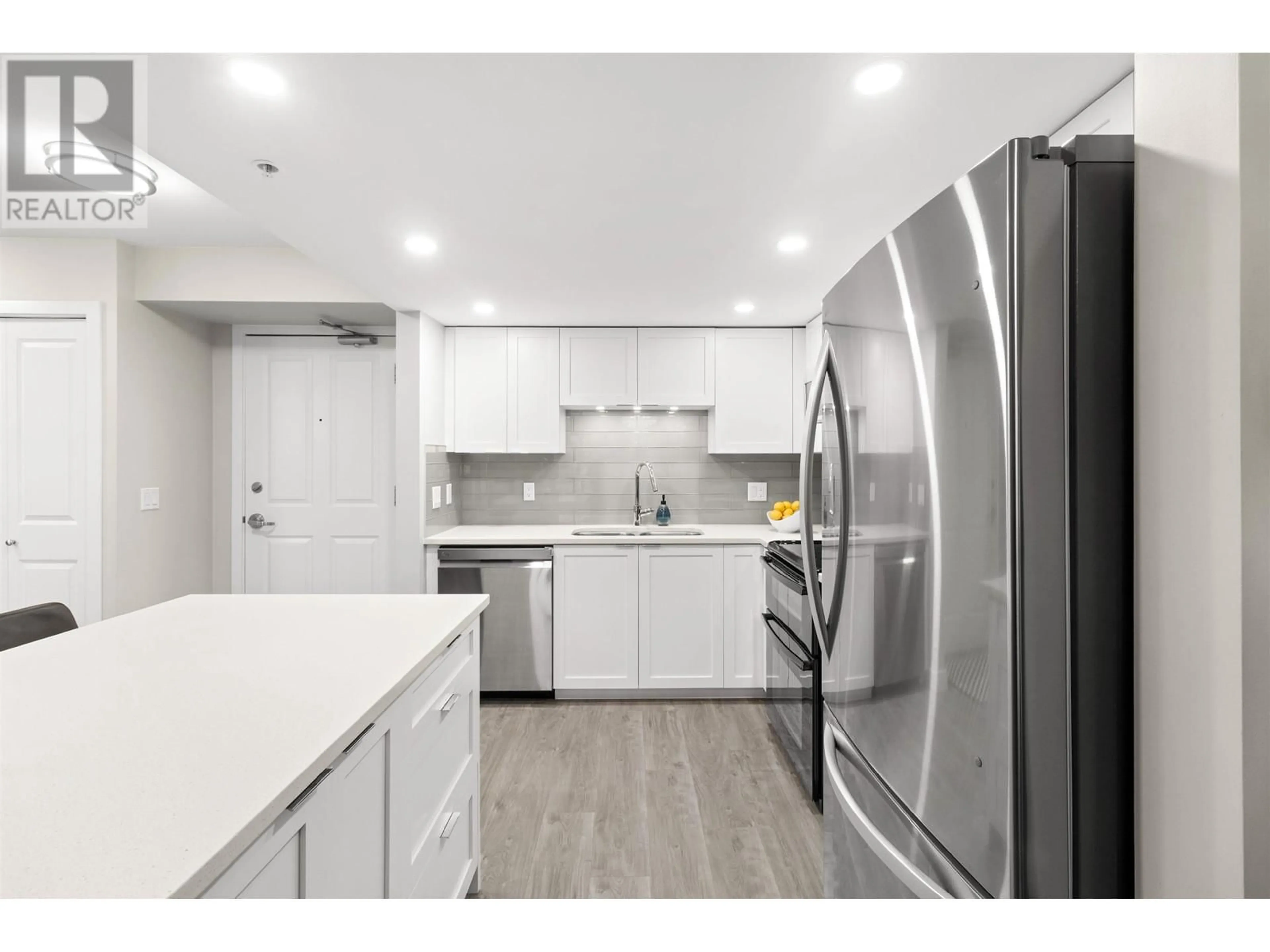 Unknown for 204 - 285 NEWPORT DRIVE, Port Moody British Columbia V3H5J6