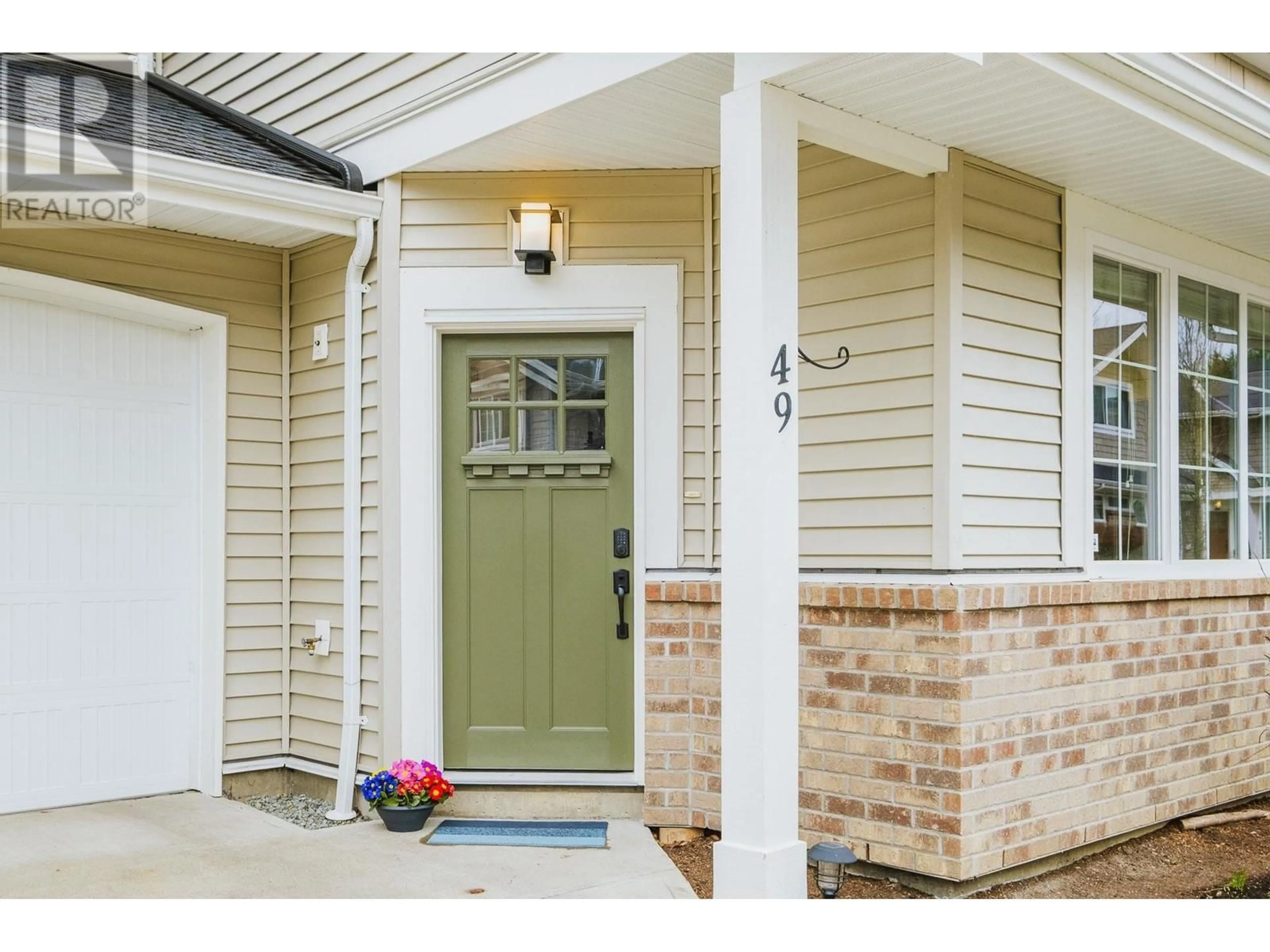 Indoor entryway for 49 - 12161 237TH STREET, Maple Ridge British Columbia V4R0E7