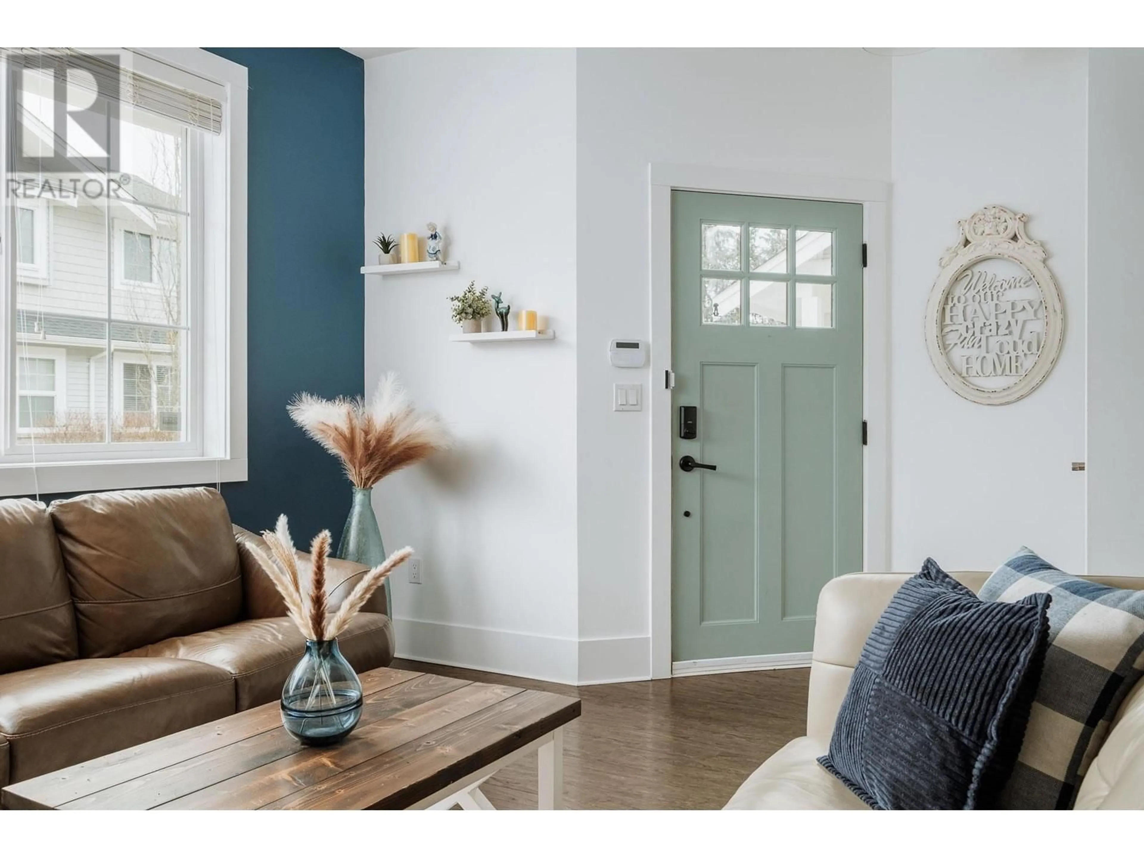 Indoor entryway for 49 - 12161 237 STREET, Maple Ridge British Columbia V4R0E7