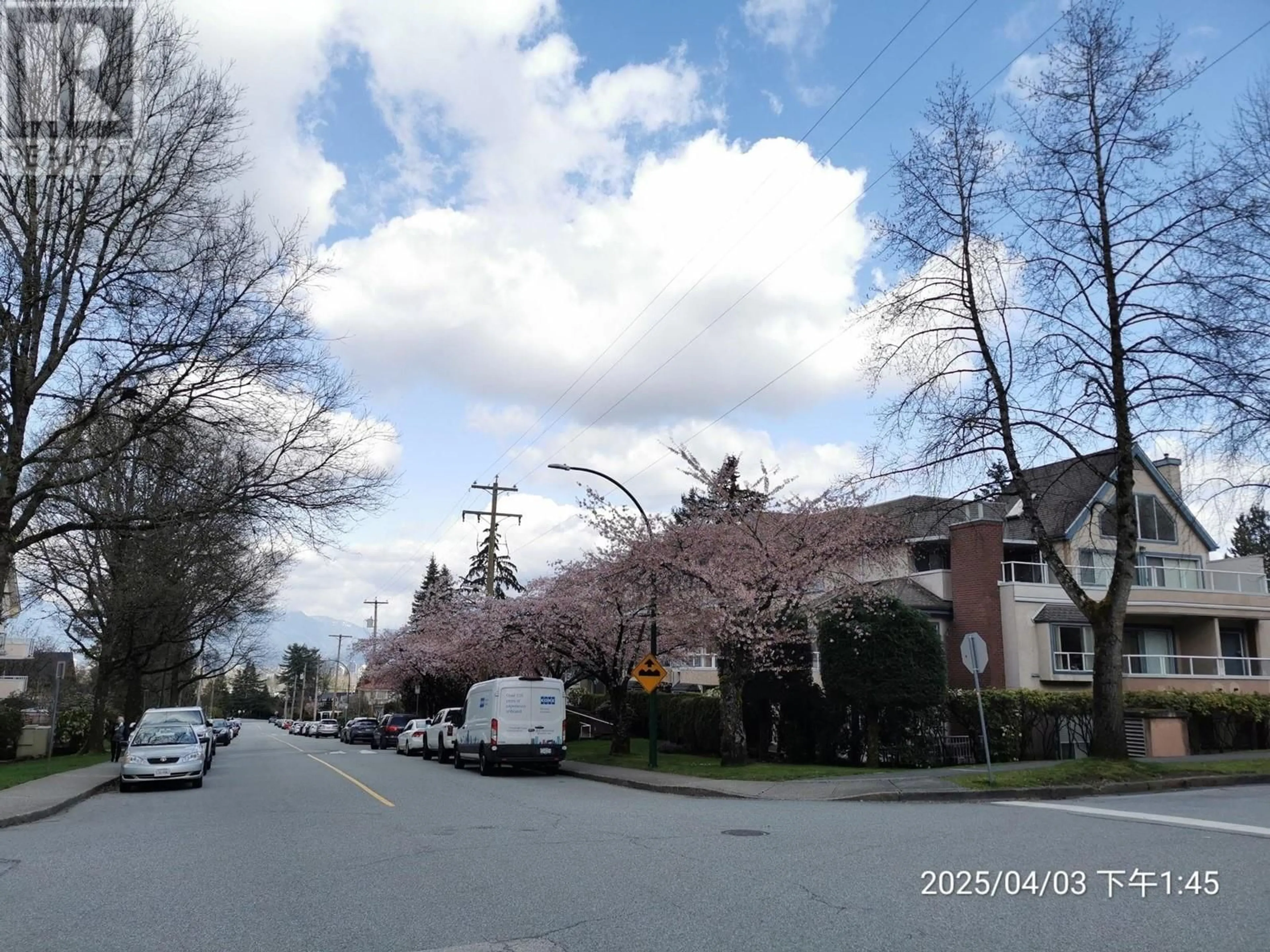 Blurry image for 305 - 5568 BARKER AVENUE, Burnaby British Columbia V5H2N9
