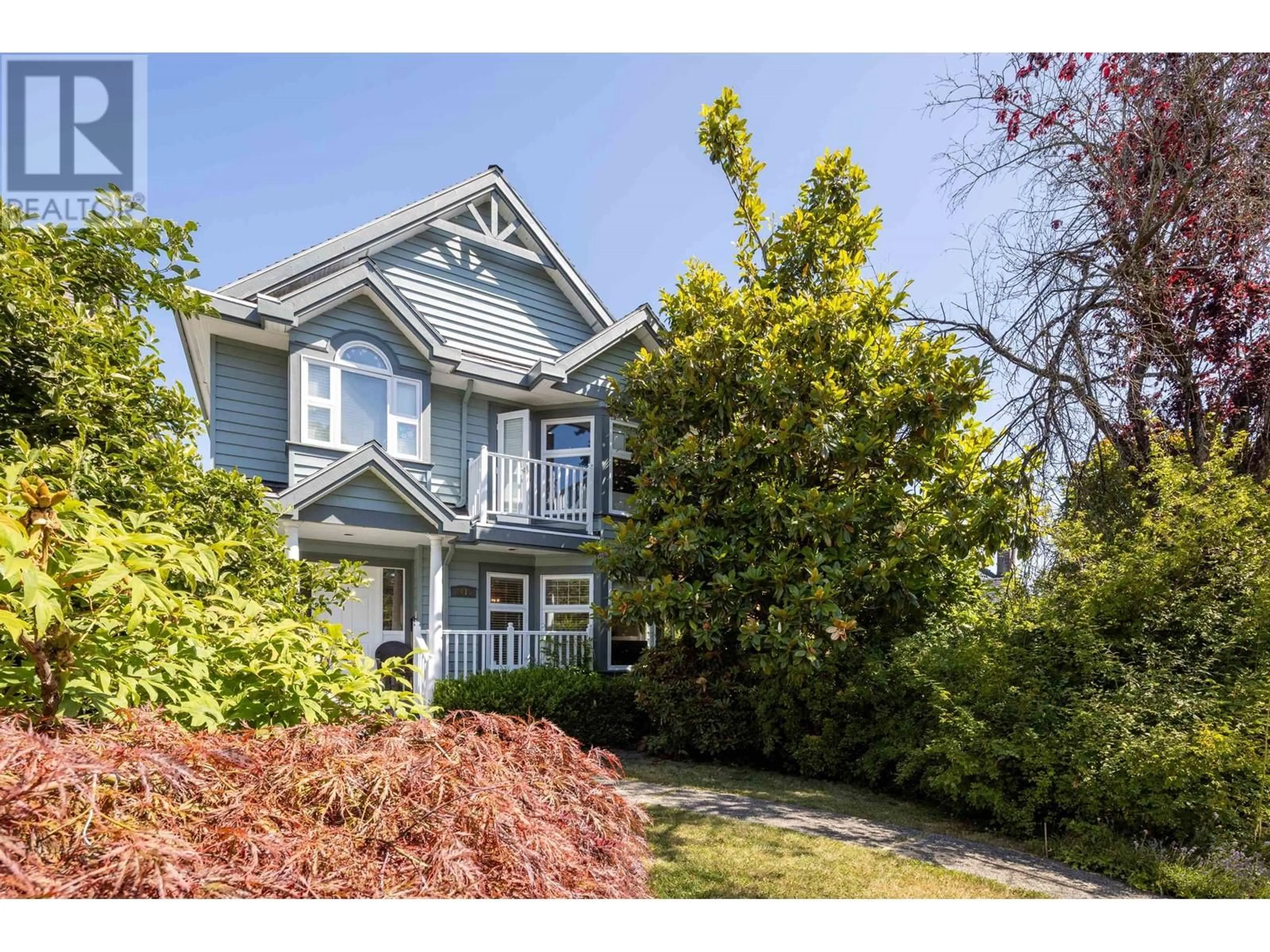 Home with vinyl exterior material, street for 4415 15TH AVENUE, Vancouver British Columbia V6R3B1