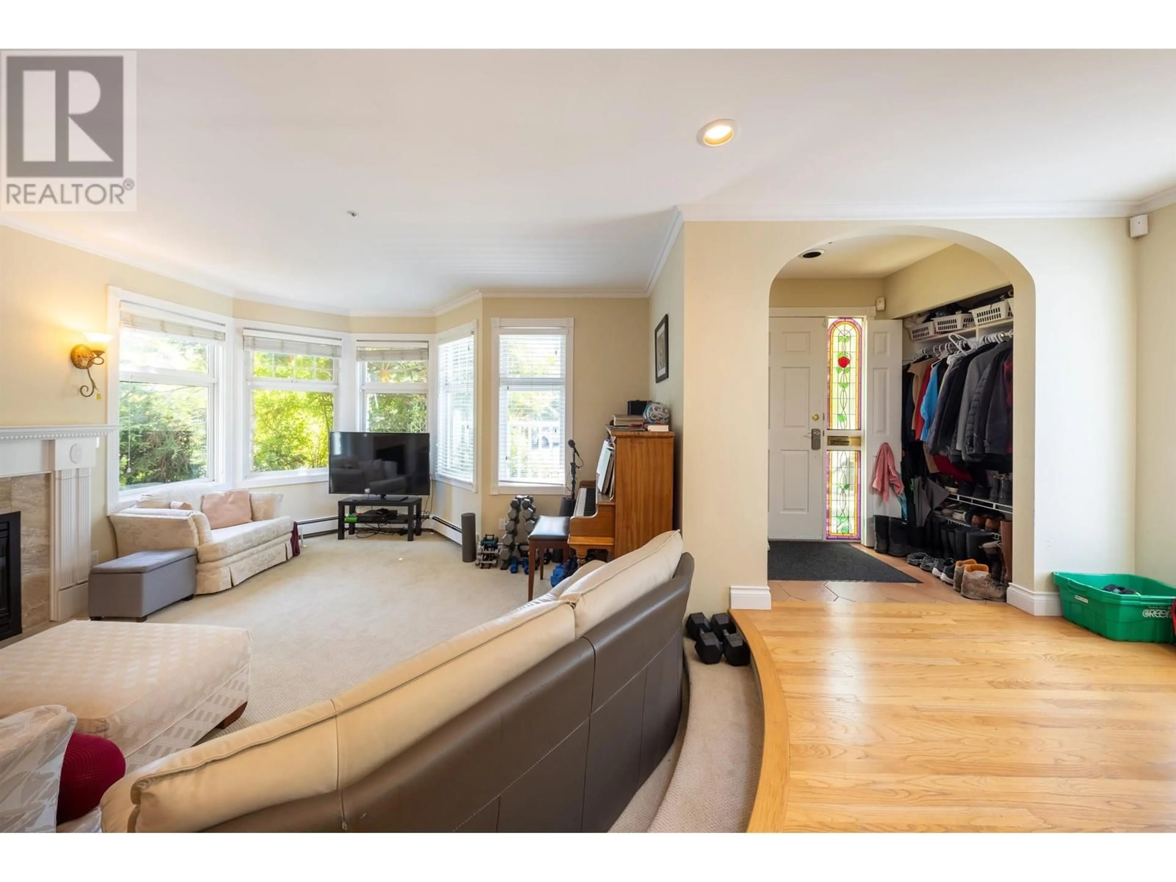 Unknown for 4415 15TH AVENUE, Vancouver British Columbia V6R3B1