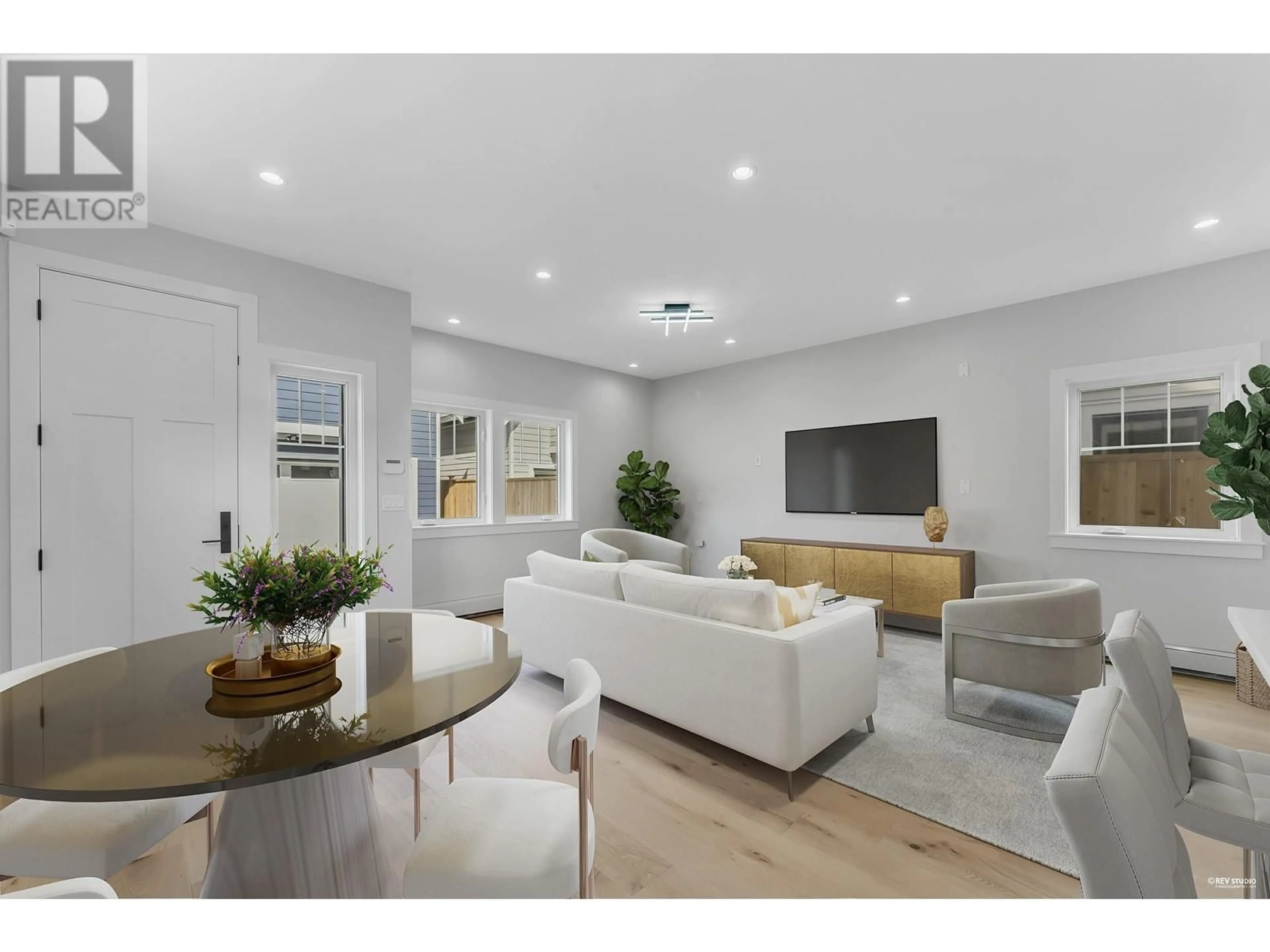 Living room with furniture, unknown for 4903A 53 STREET, Delta British Columbia V4K2Z3