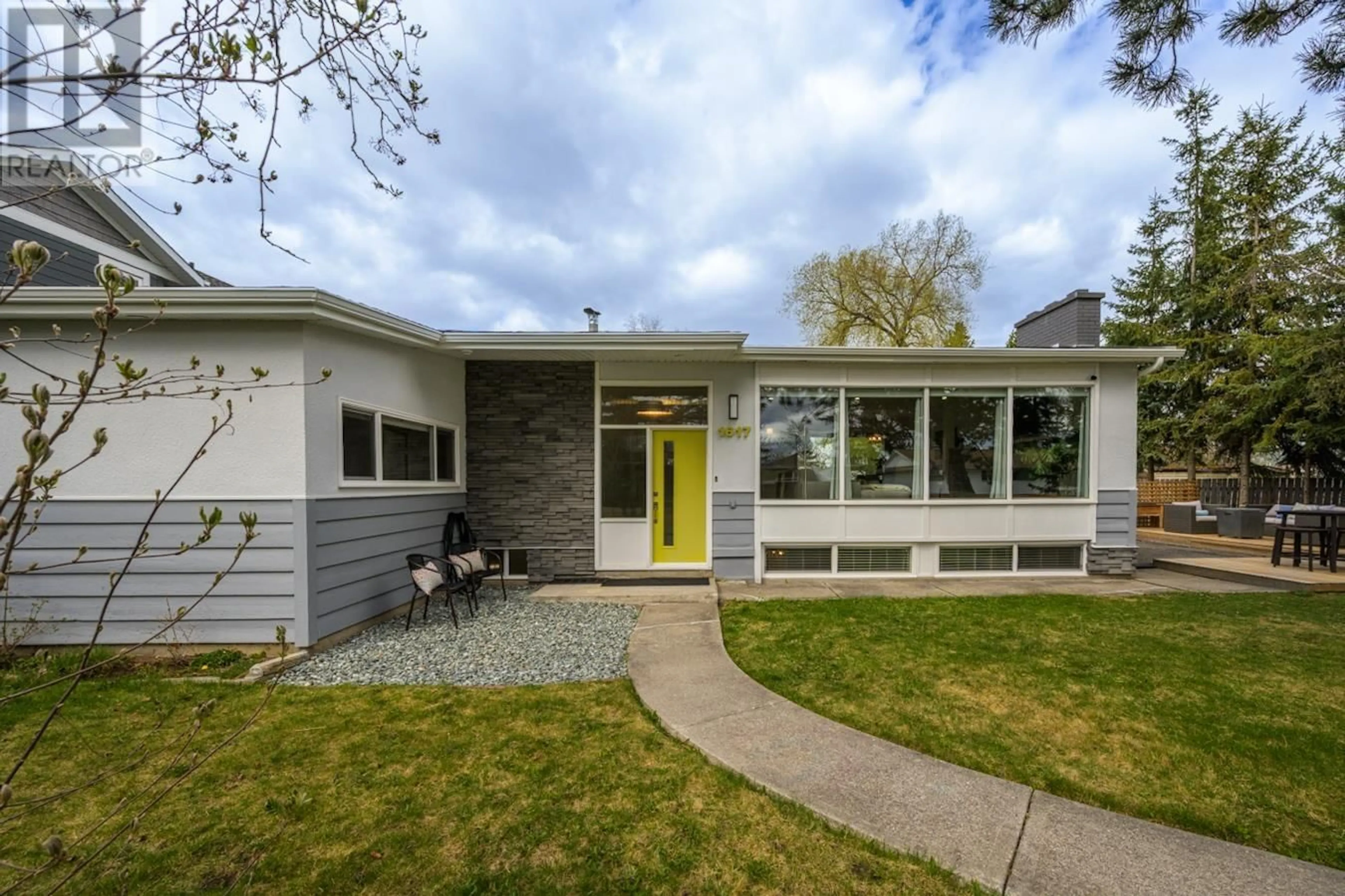 Home with vinyl exterior material, street for 1617 EDMONTON STREET, Prince George British Columbia V2M1X5