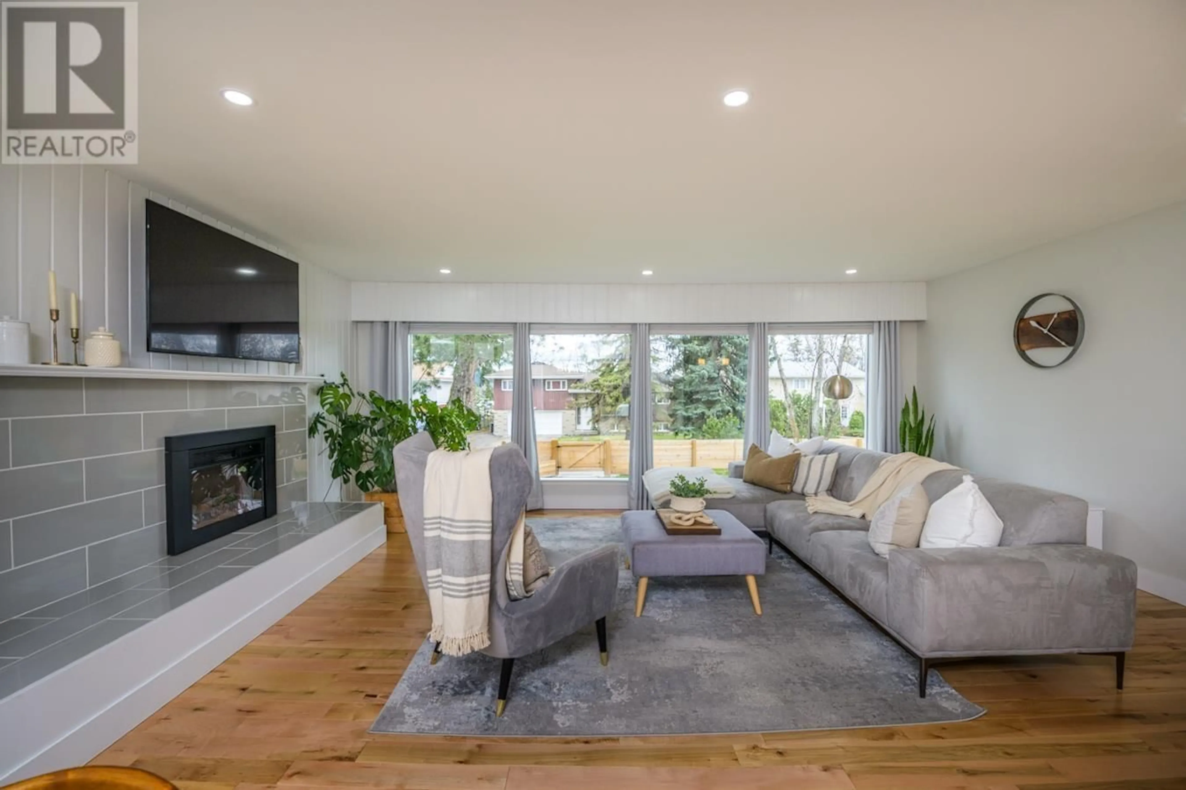Living room with furniture, unknown for 1617 EDMONTON STREET, Prince George British Columbia V2M1X5