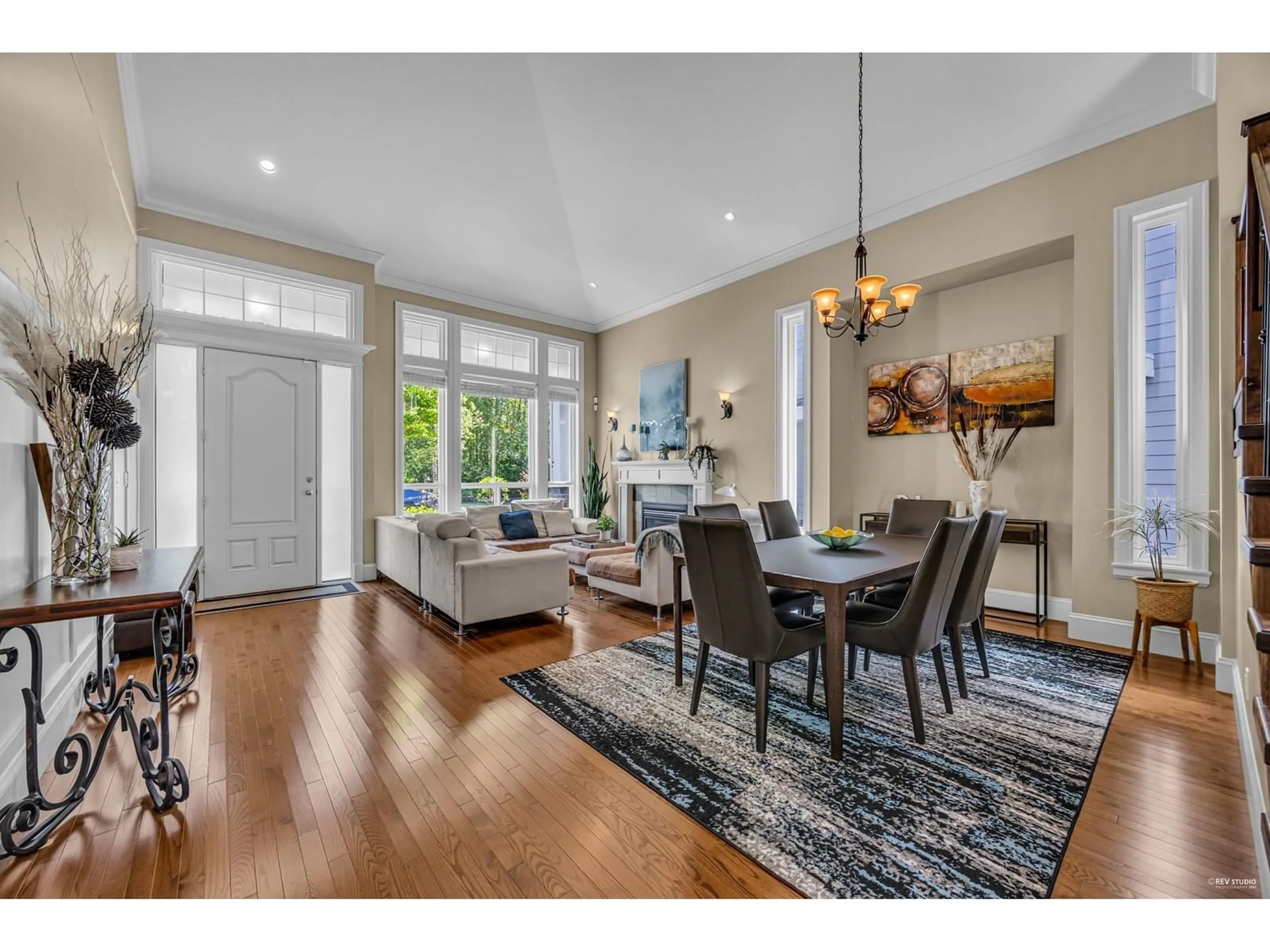 Dining room, wood/laminate floor for 3525 ROSEMARY HEIGHTS, Surrey British Columbia V3Z4C7