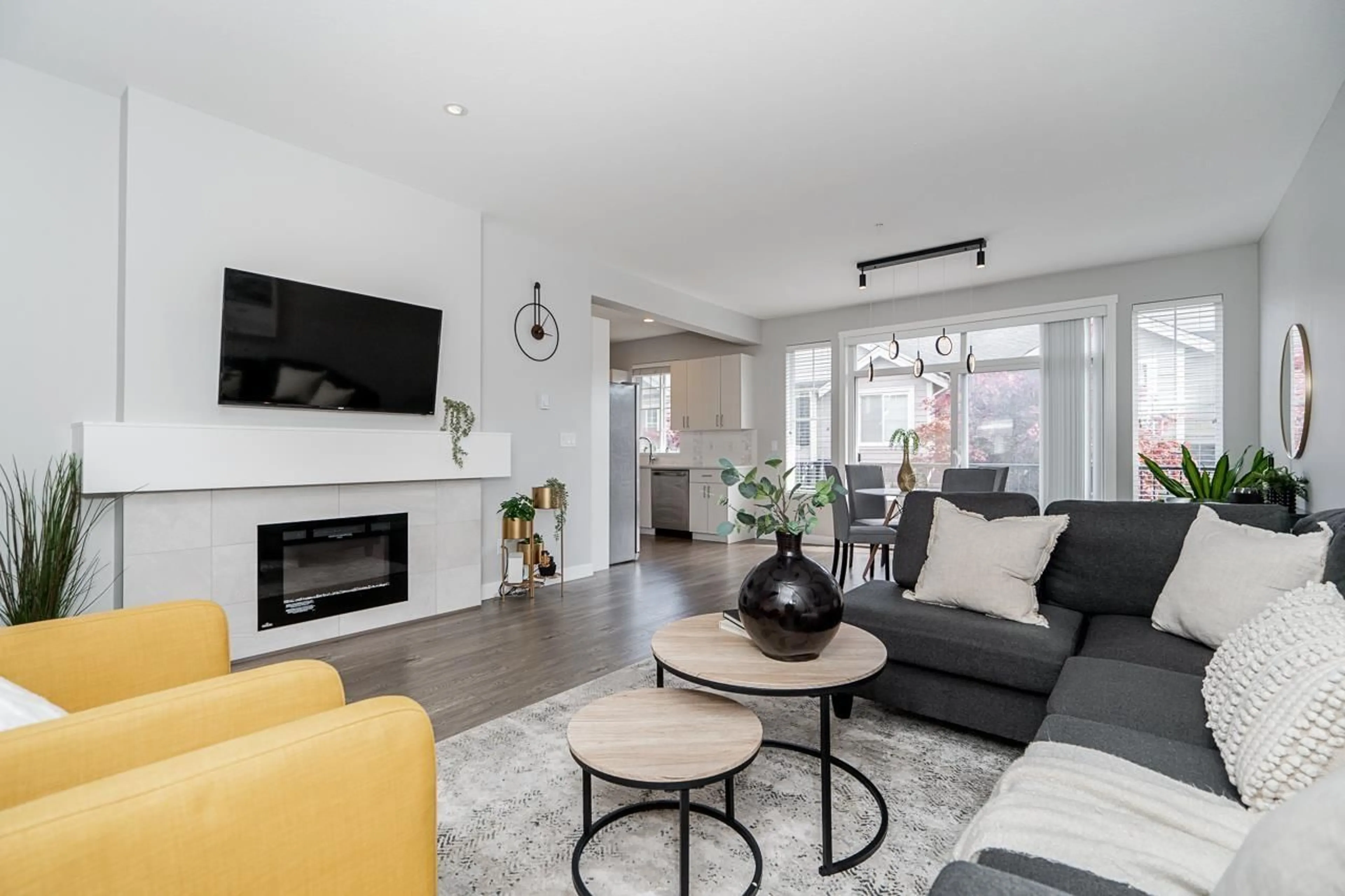 Living room with furniture, unknown for 50 - 7169 208A, Langley British Columbia V2Y0X2