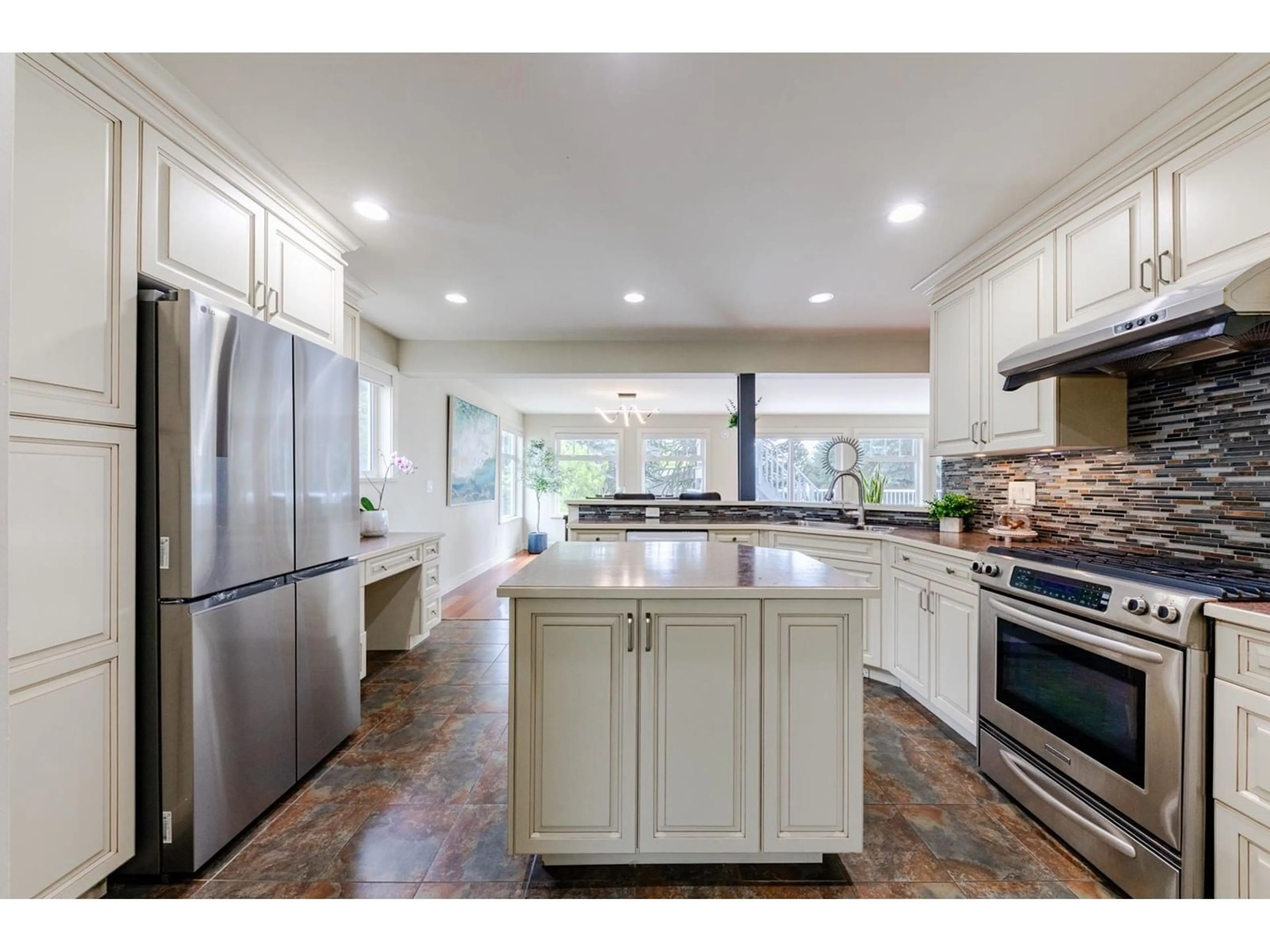 Open concept kitchen, ceramic/tile floor for 1146 KEIL, White Rock British Columbia V4B4W1