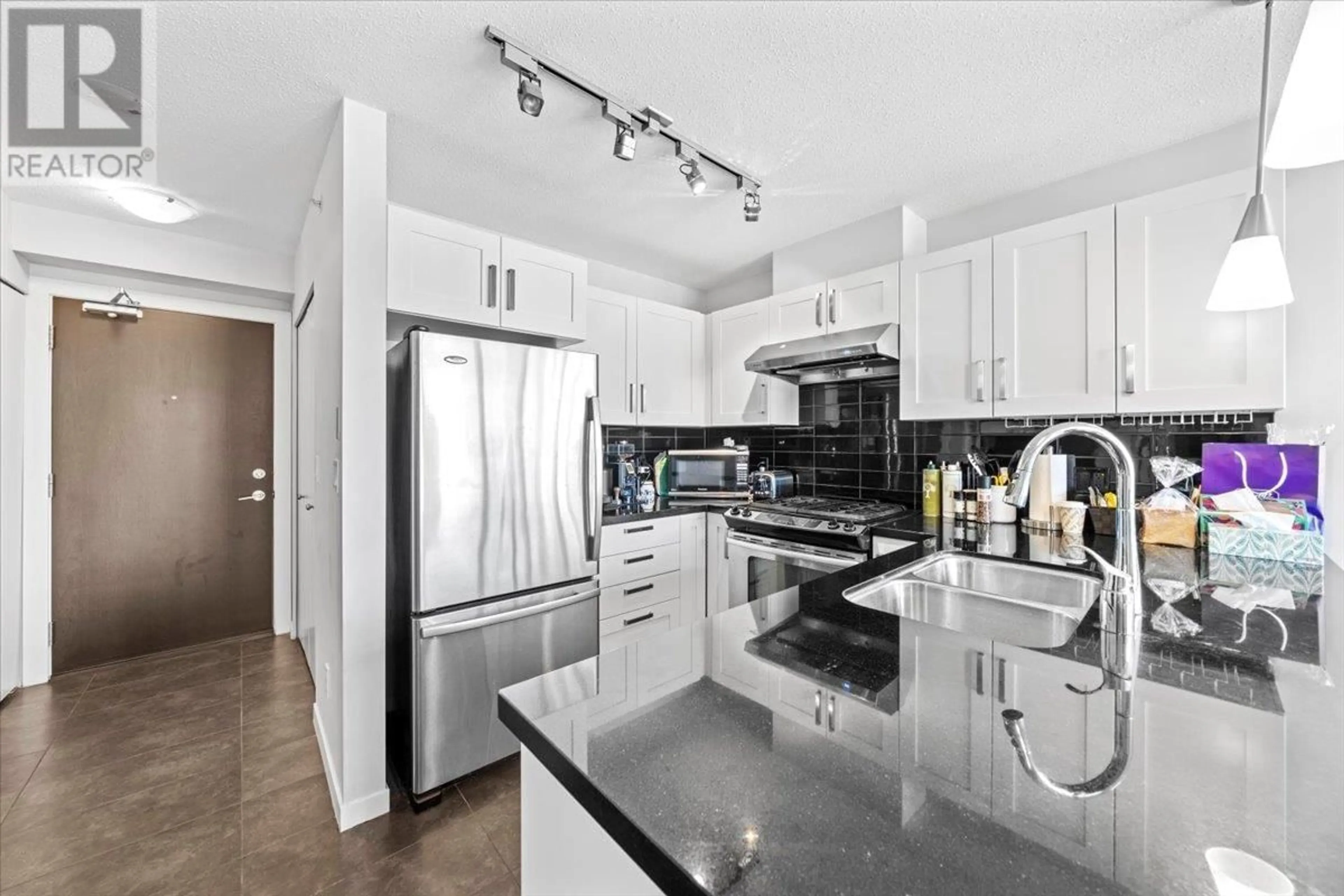 Unknown for 1602 - 2133 DOUGLAS ROAD, Burnaby British Columbia V5C0E9