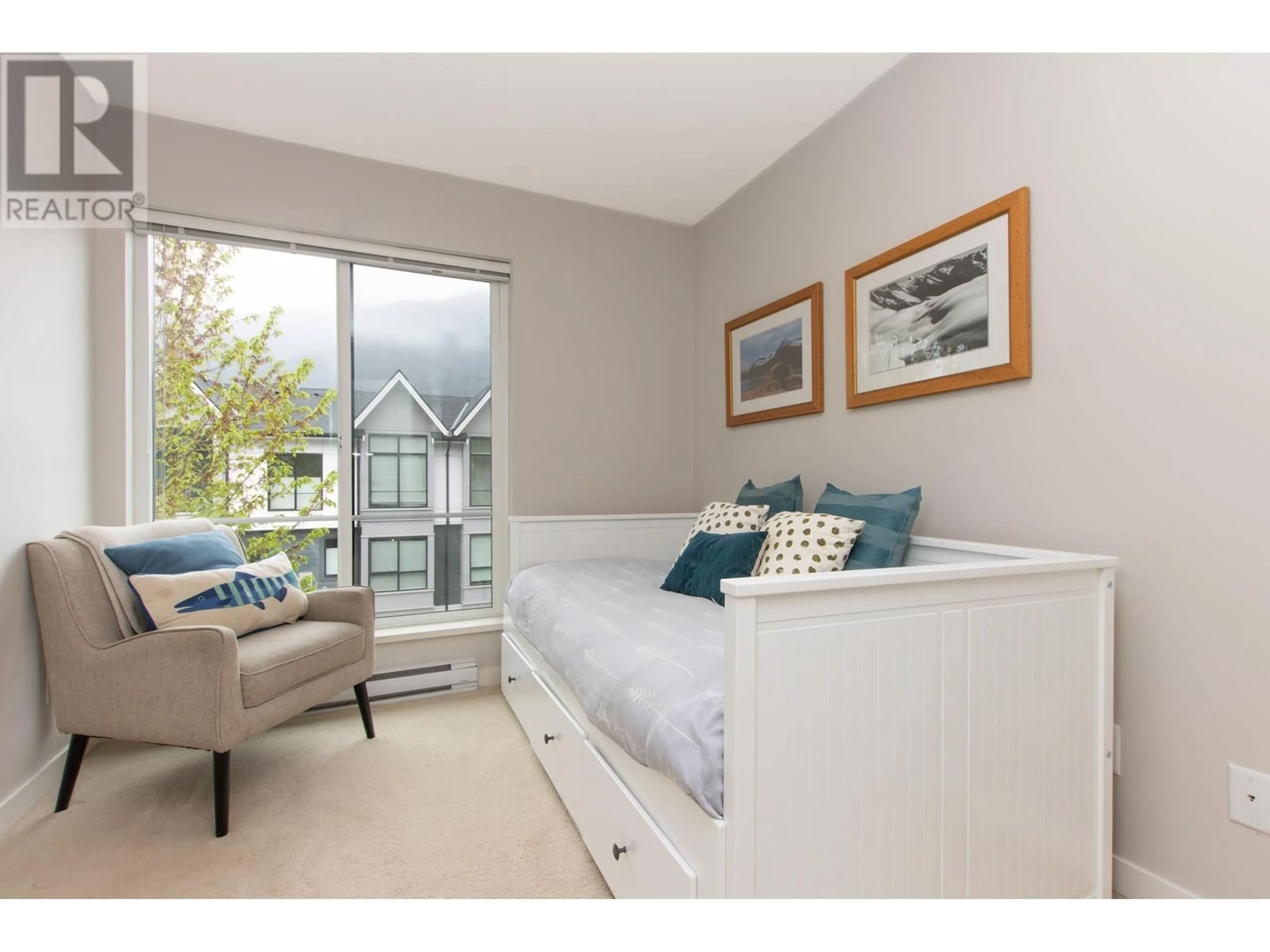 Bedroom with bed, wood/laminate floor for 38349 EAGLEWIND BOULEVARD, Squamish British Columbia V8B0V9