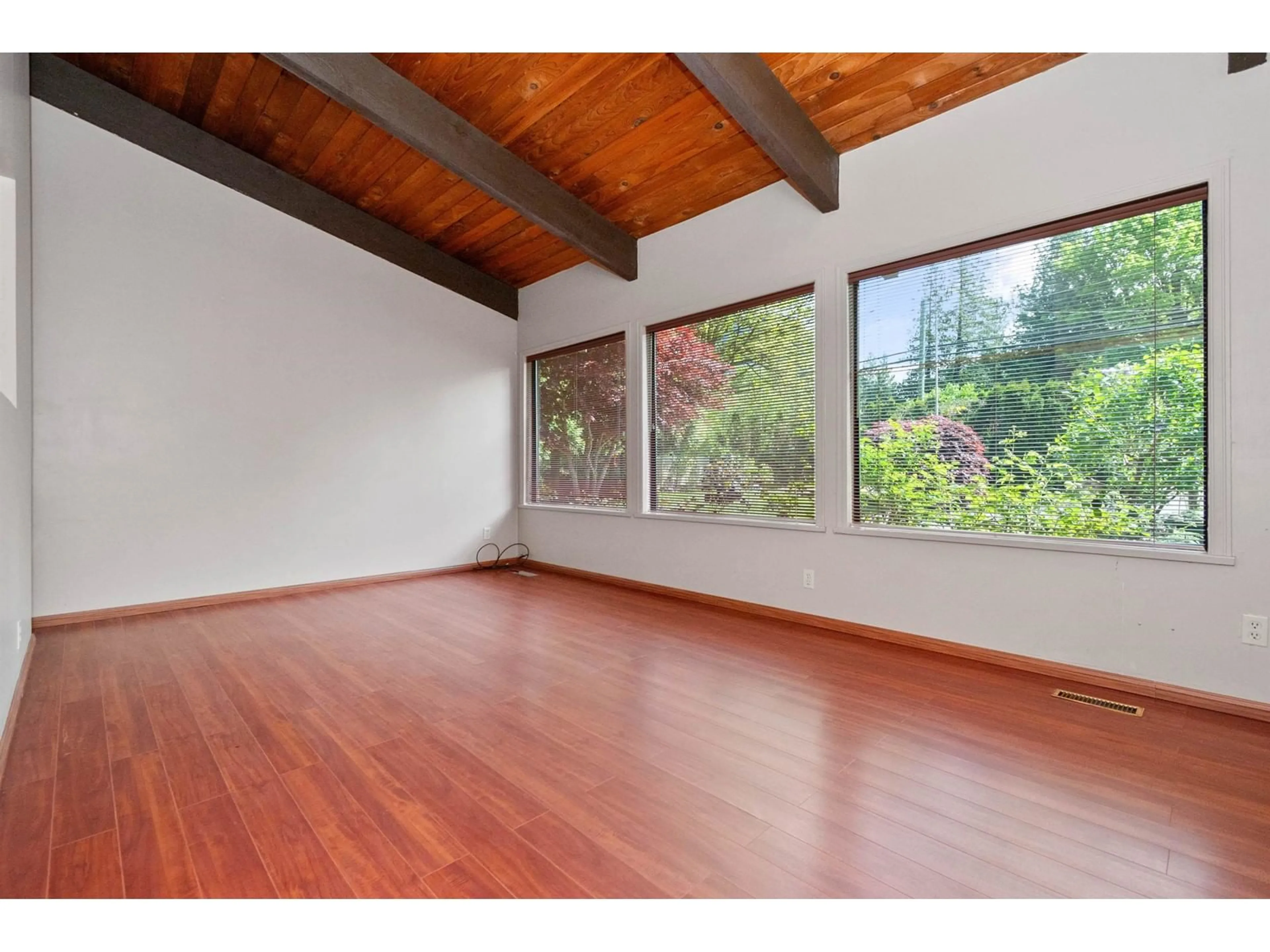 A pic of a room for 960 HOT SPRINGS ROAD, Harrison Hot Springs British Columbia V0M1K0