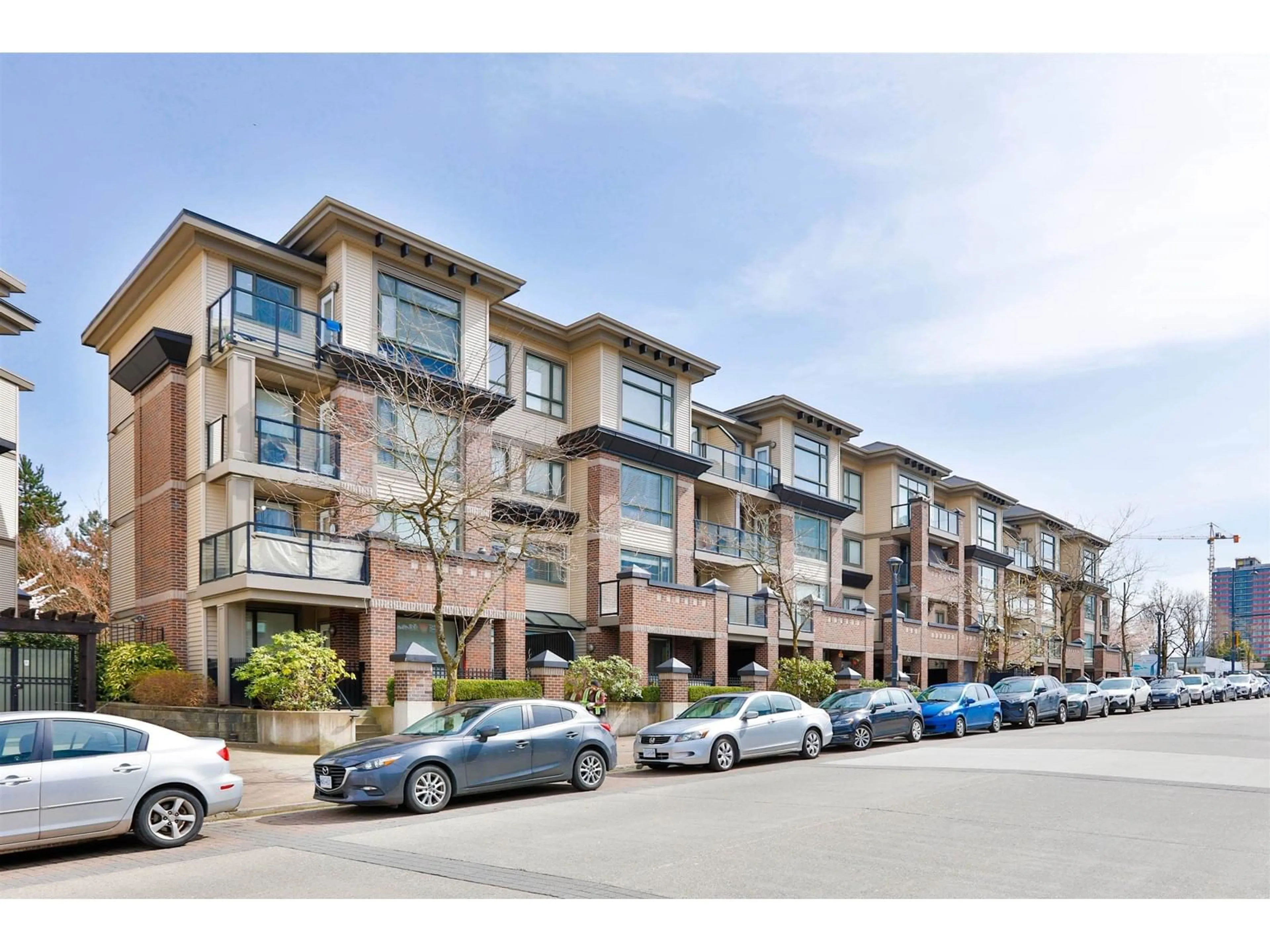 Unknown for 328 - 10838 CITY PARKWAY, Surrey British Columbia V3T5X9