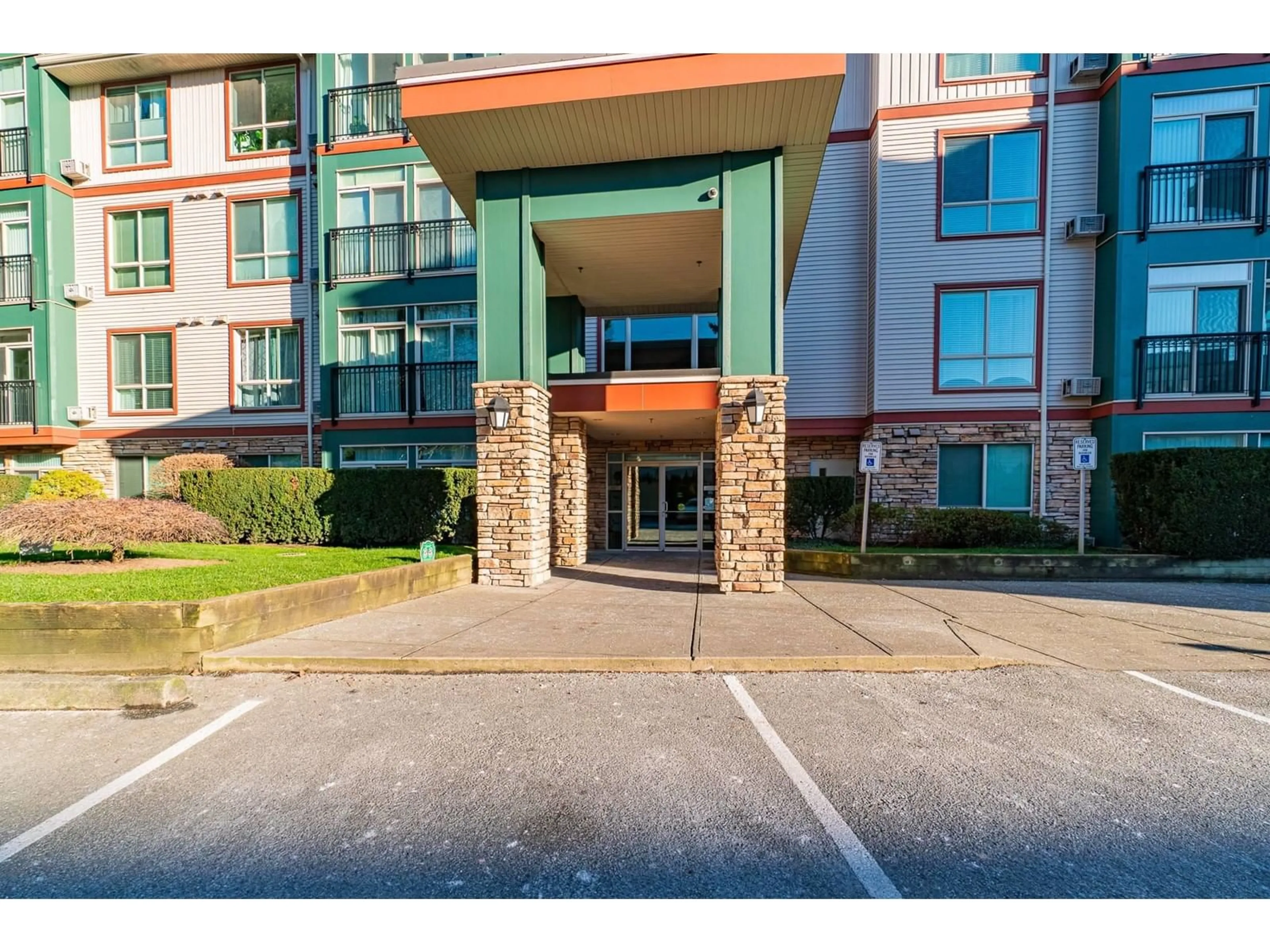 Indoor foyer for 312 - 33485 SOUTH FRASER, Abbotsford British Columbia V2S8P9
