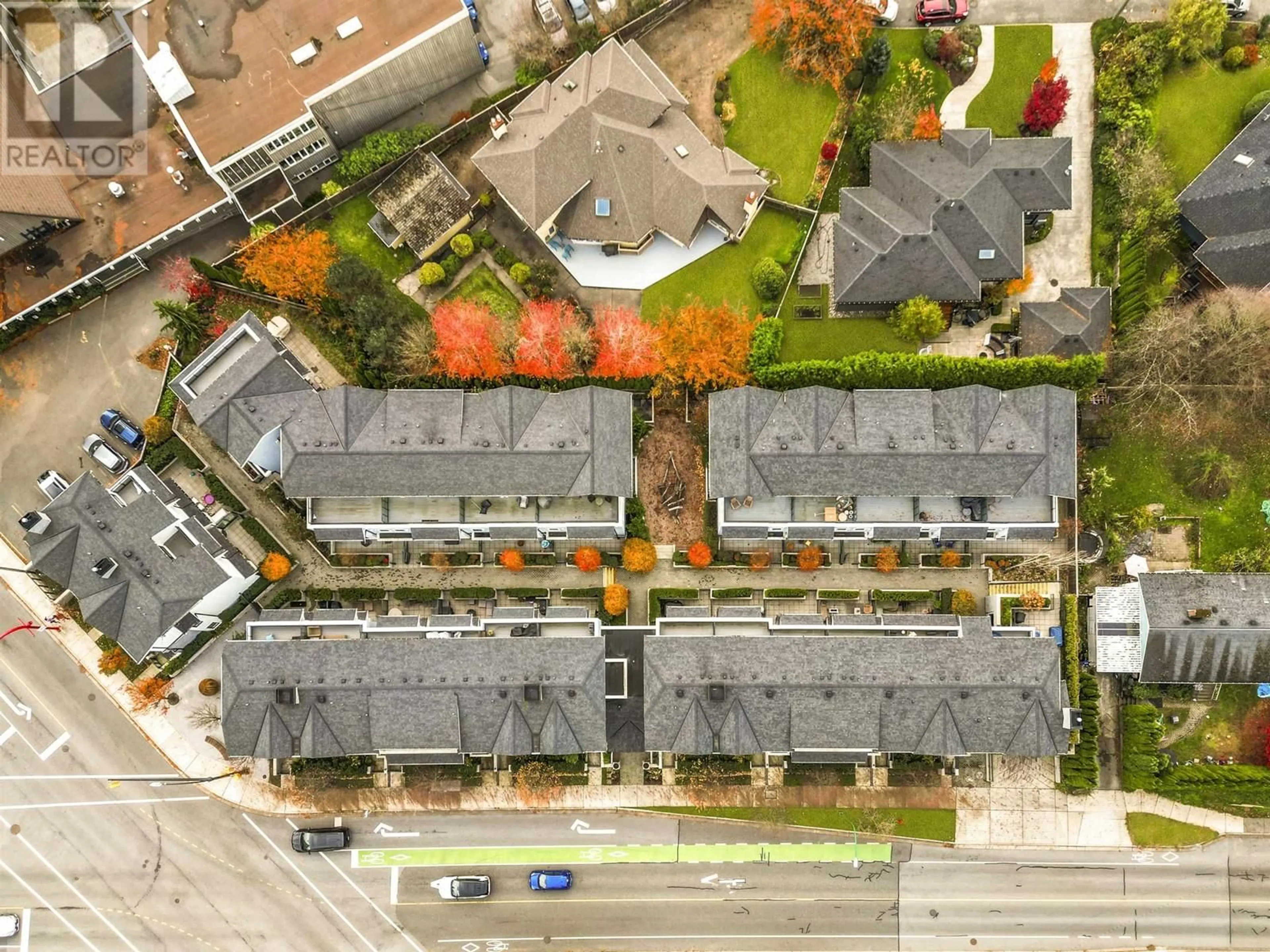 A pic from outside/outdoor area/front of a property/back of a property/a pic from drone, city buildings view from balcony for 5 - 1133 RIDGEWOOD DRIVE, North Vancouver British Columbia V7R0A4