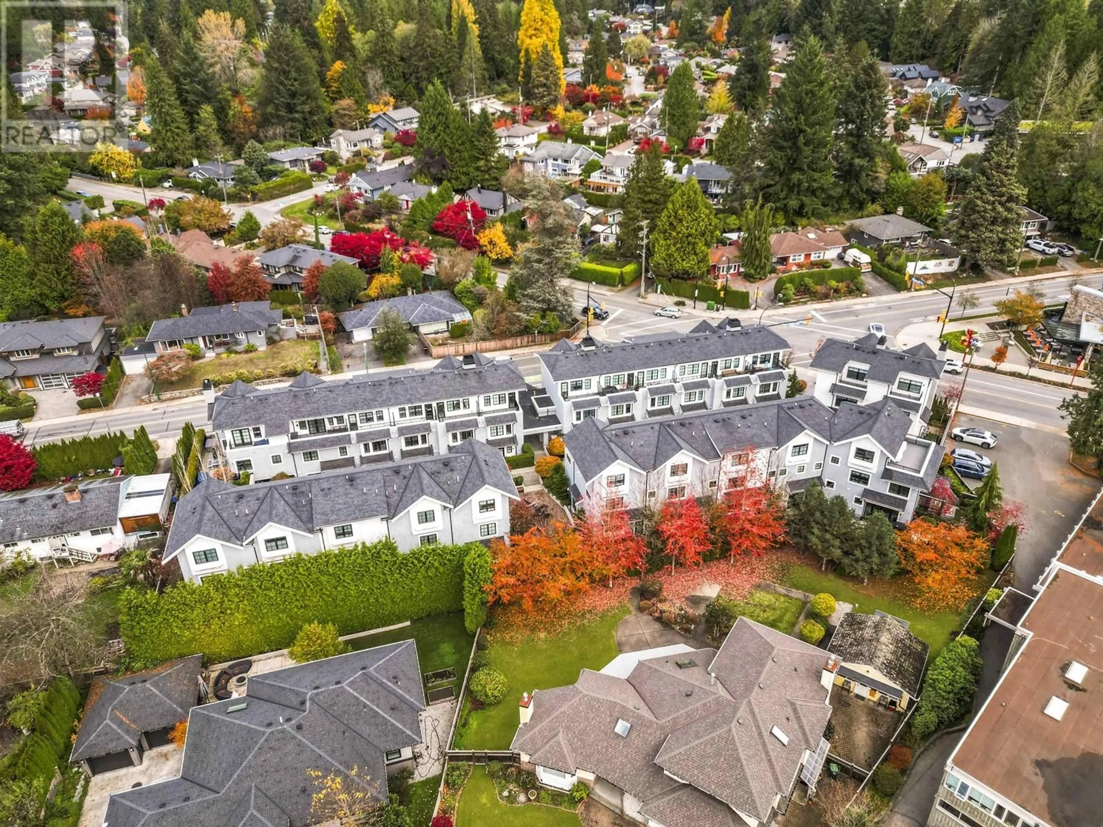 A pic from outside/outdoor area/front of a property/back of a property/a pic from drone, mountain view for 5 - 1133 RIDGEWOOD DRIVE, North Vancouver British Columbia V7R0A4