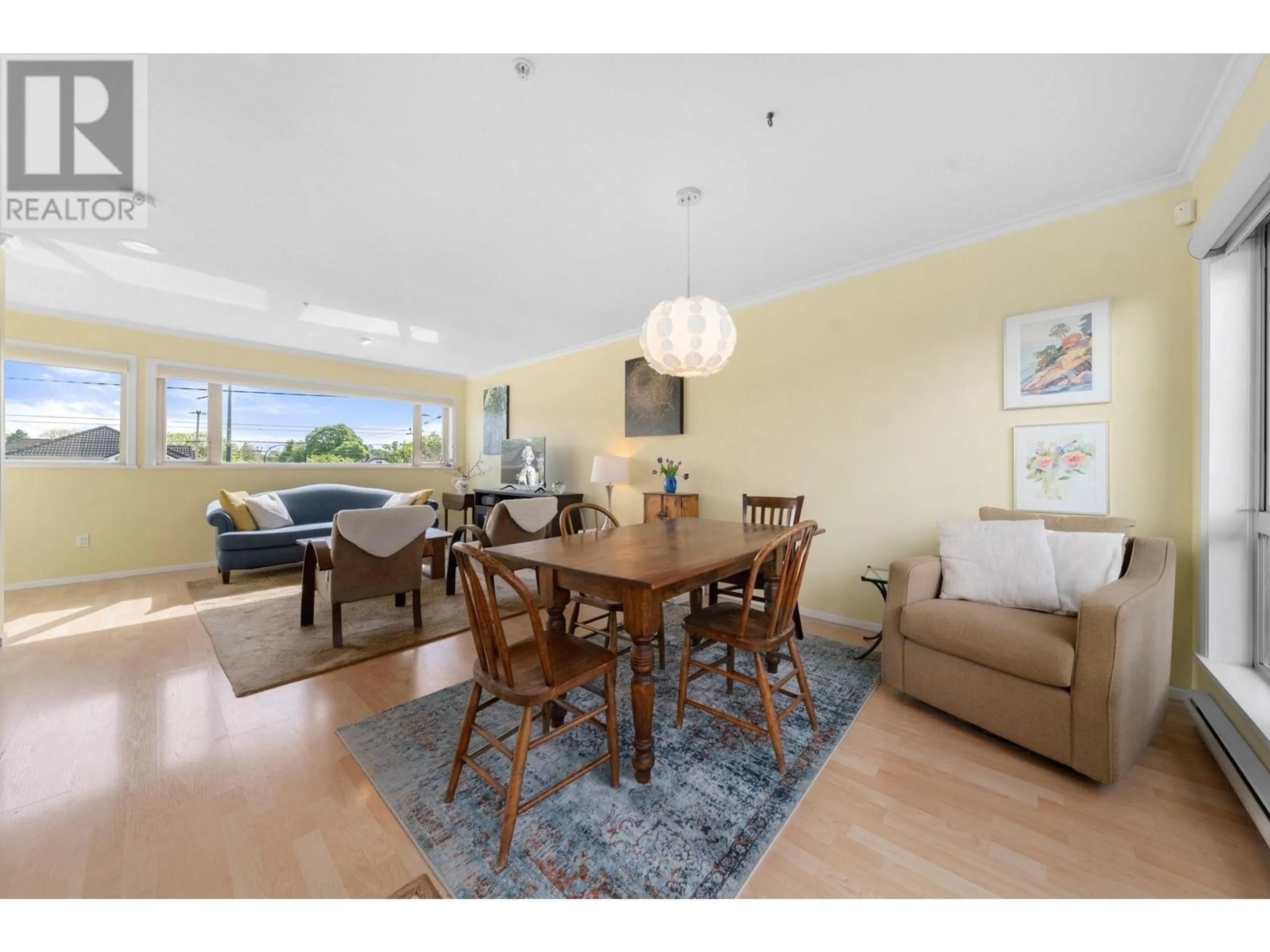 Dining room, wood/laminate floor for 17 - 2389 CHARLES STREET, Vancouver British Columbia V5L5G4