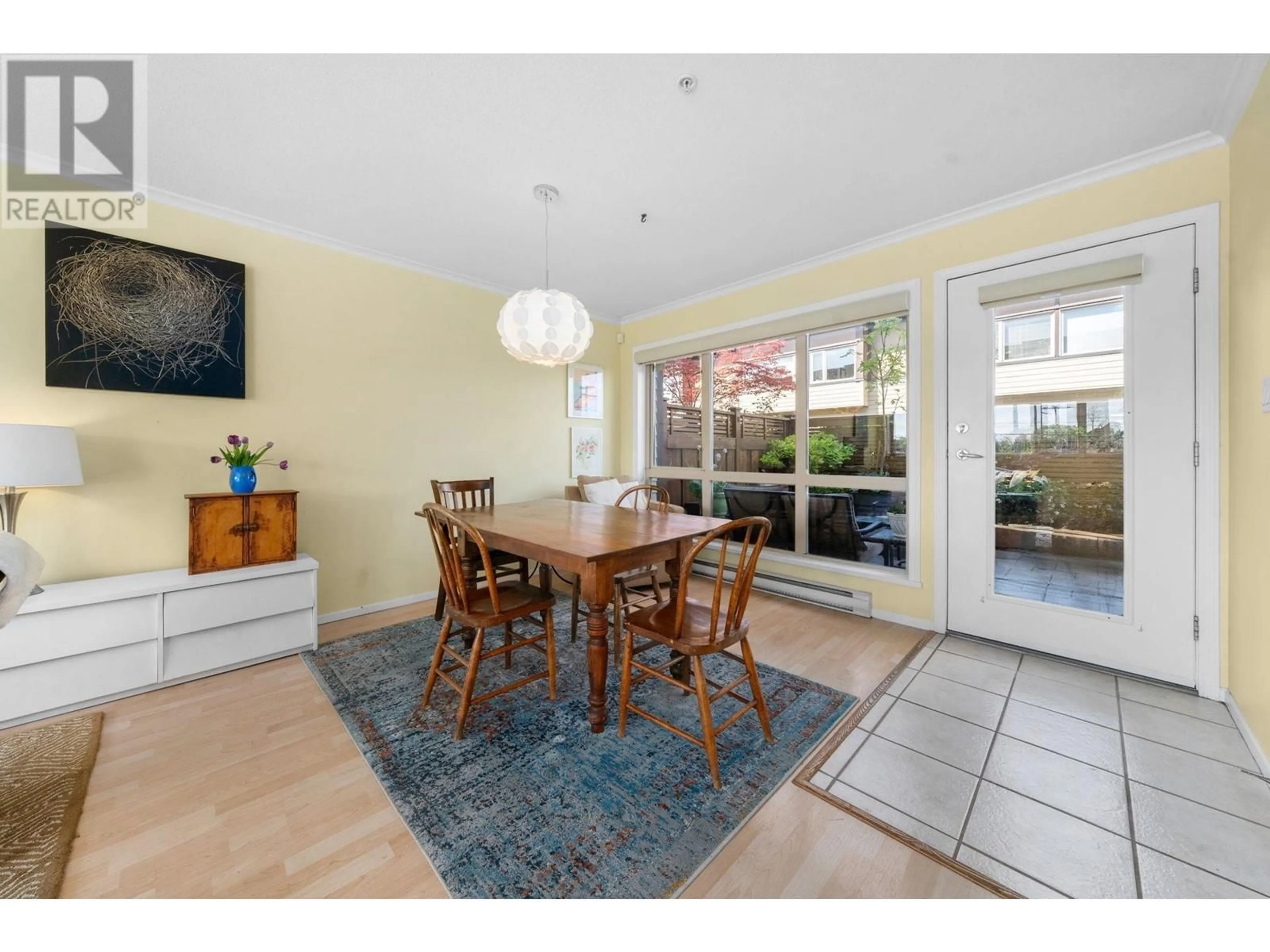 Dining room, ceramic/tile floor for 17 - 2389 CHARLES STREET, Vancouver British Columbia V5L5G4