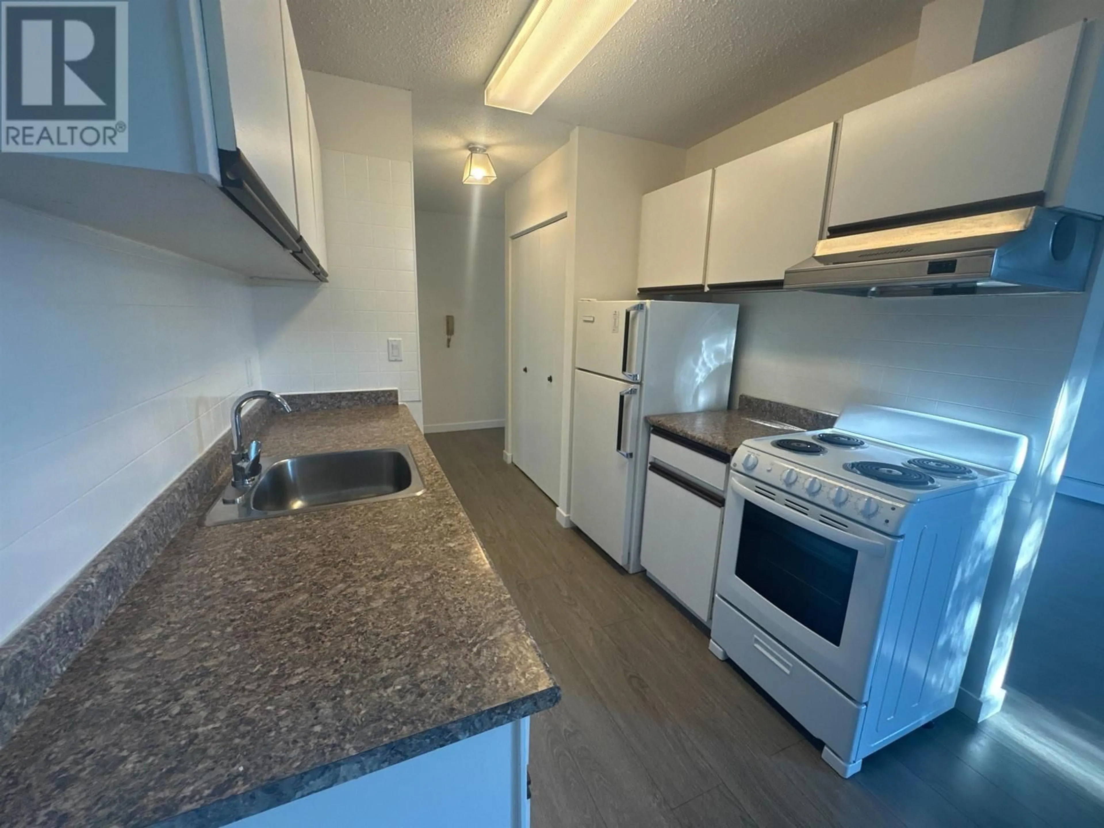 Standard kitchen, unknown for 8140 WILLIAMS ROAD, Richmond British Columbia V7A1G5
