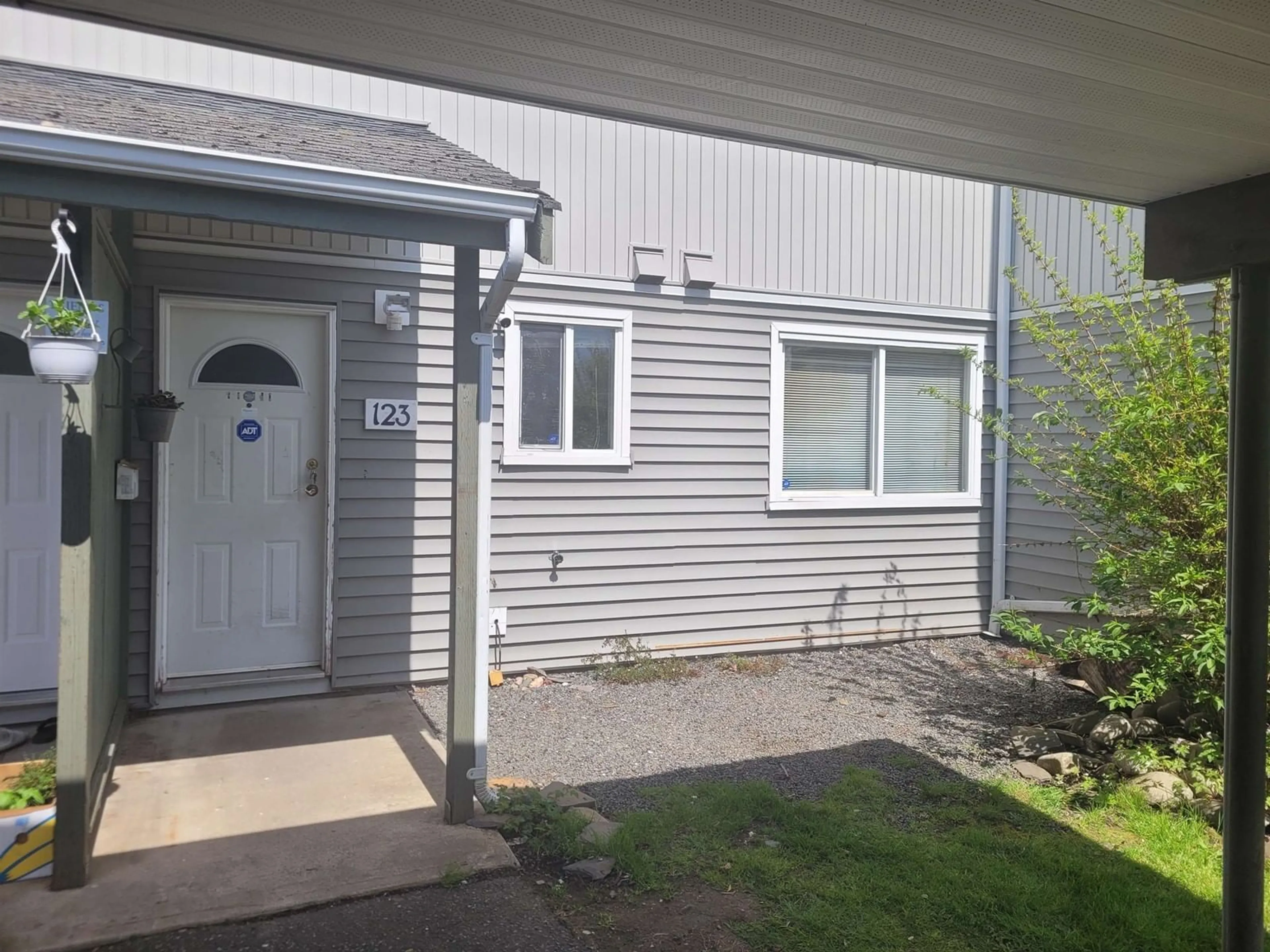 Unknown for 123 - 45185 WOLFE ROAD, Chilliwack British Columbia V2P1V5
