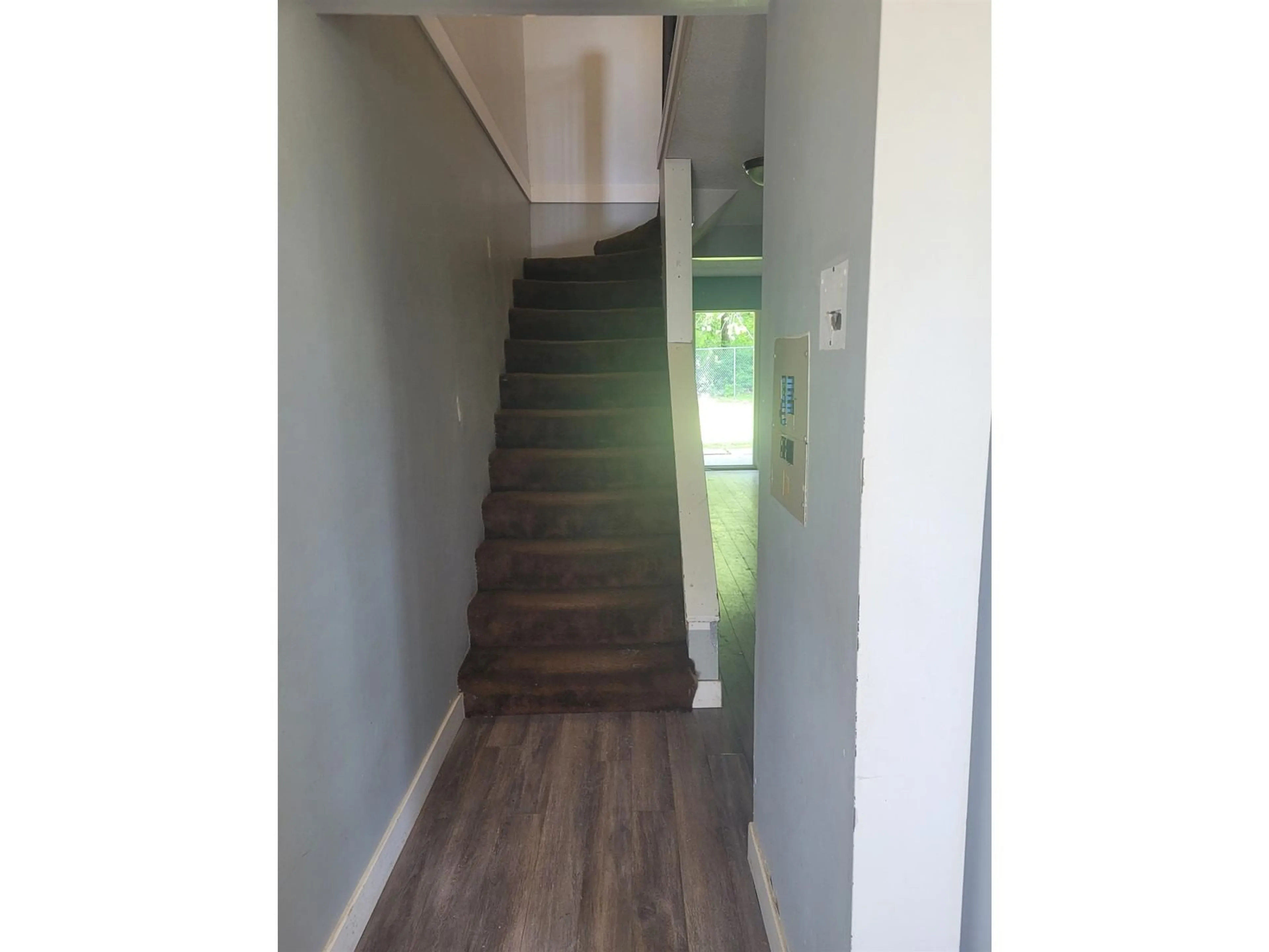 Stairs for 123 - 45185 WOLFE ROAD, Chilliwack British Columbia V2P1V5