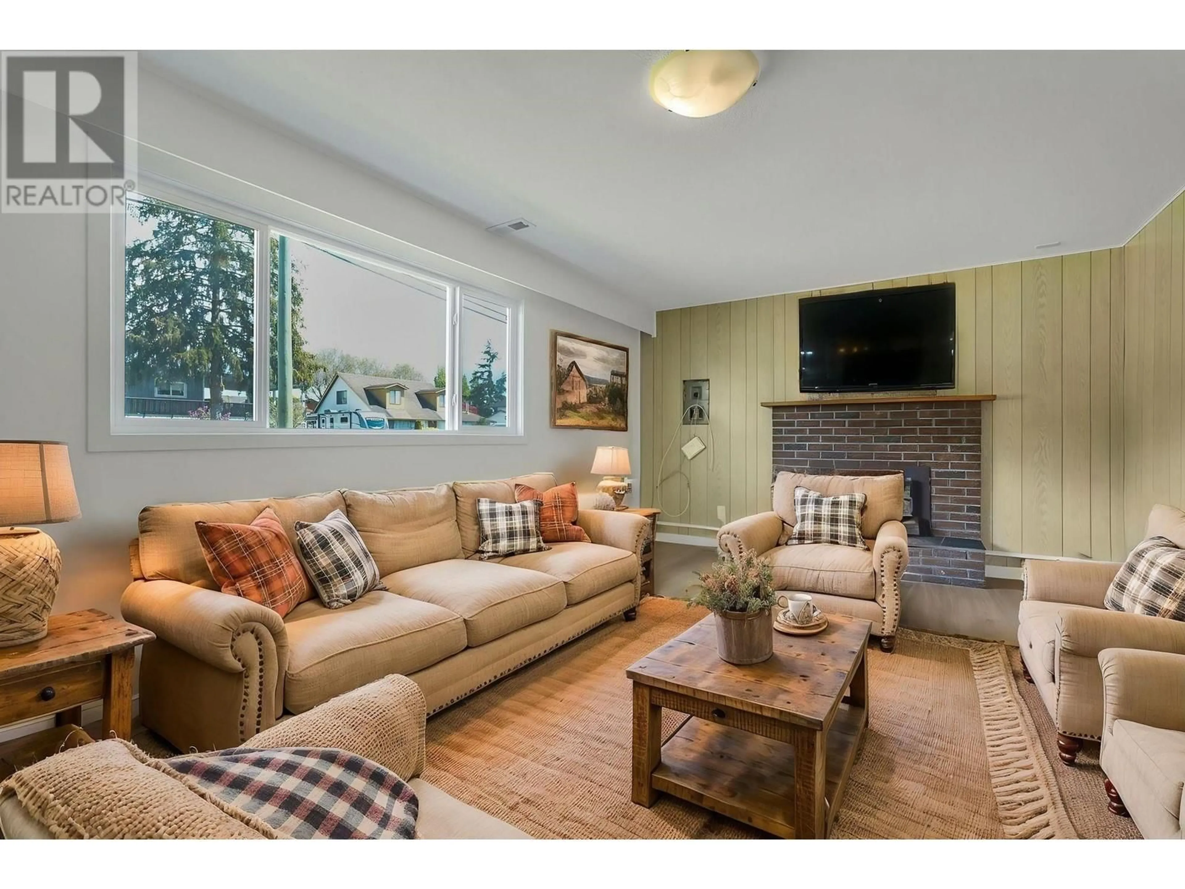 Living room with furniture, unknown for 4925 58 STREET, Delta British Columbia V4K3H4