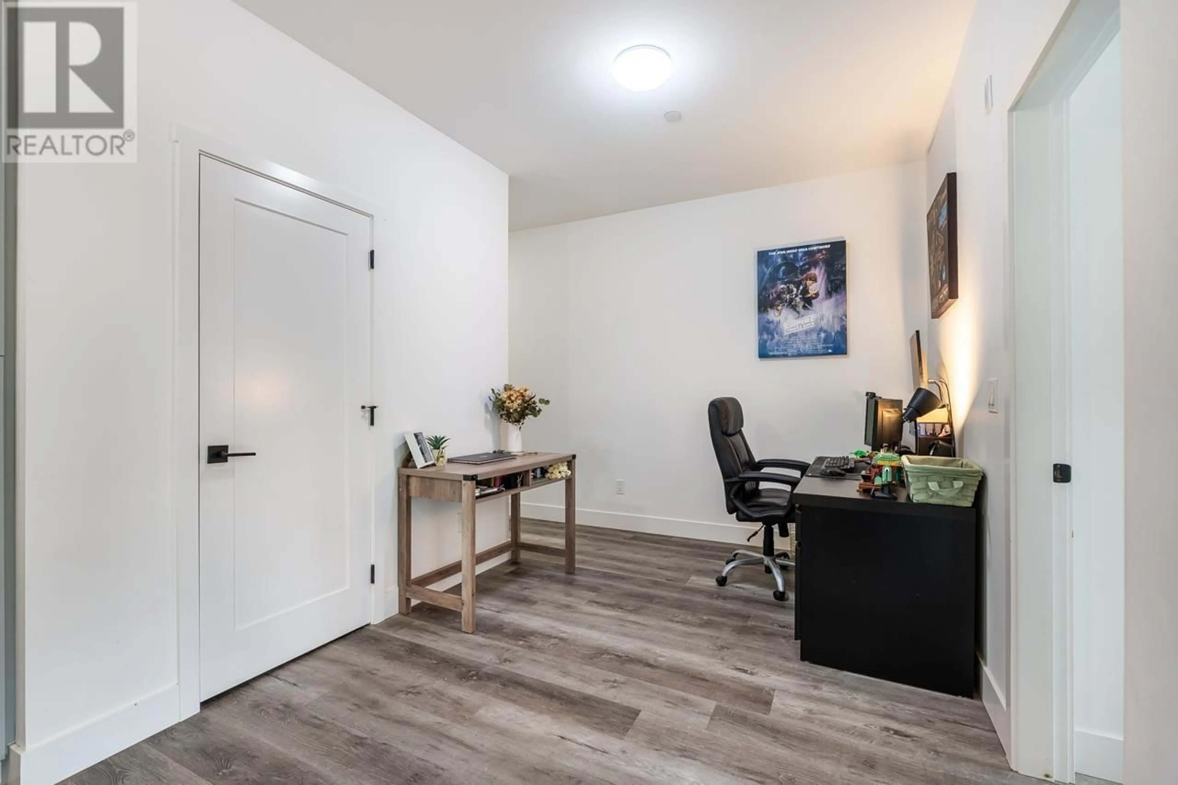 Indoor entryway for 101 - 12320 222 STREET, Maple Ridge British Columbia V2X4K8