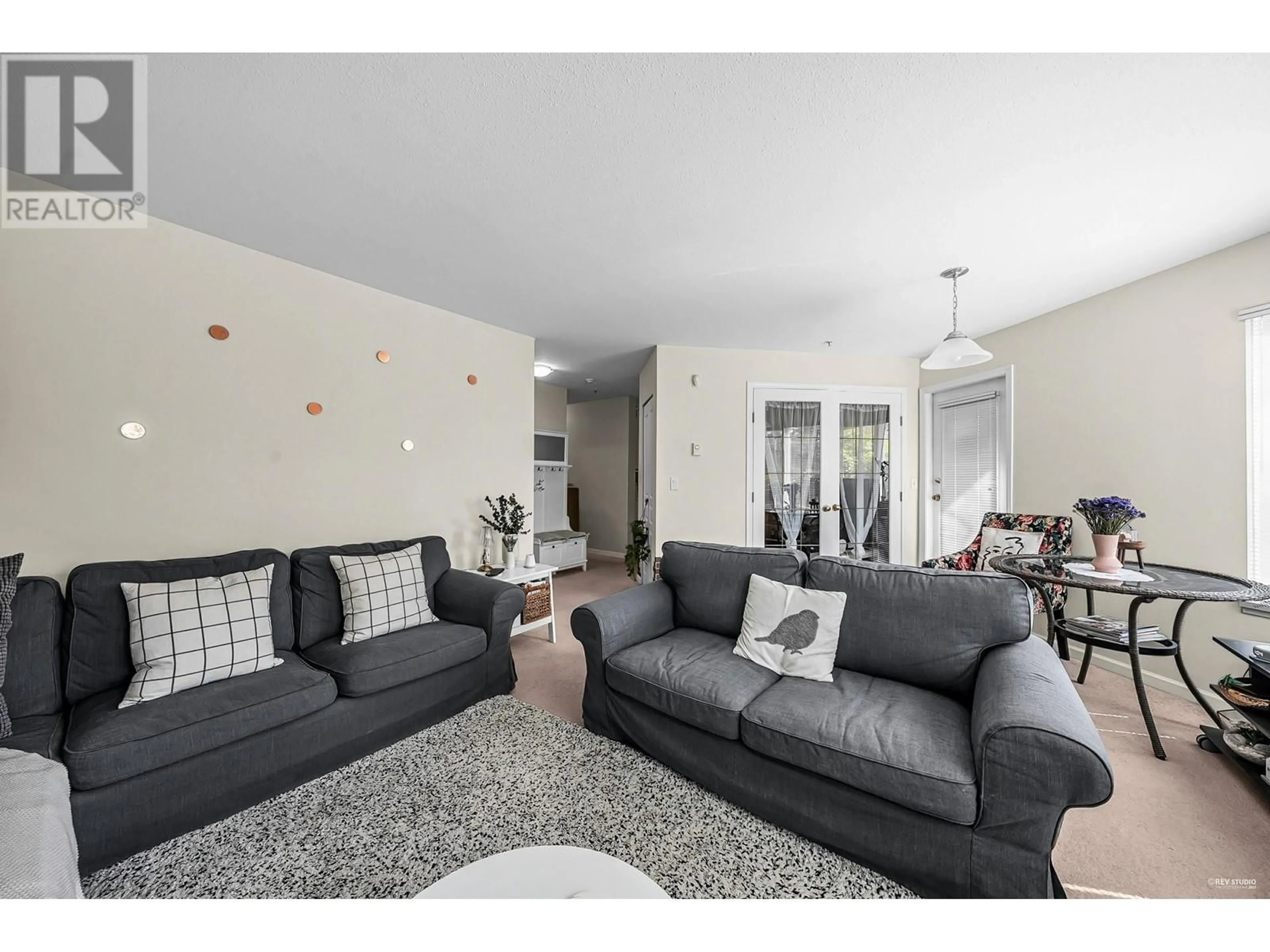 Living room with furniture, unknown for 108 - 7139 18TH AVENUE, Burnaby British Columbia V3N4Z3