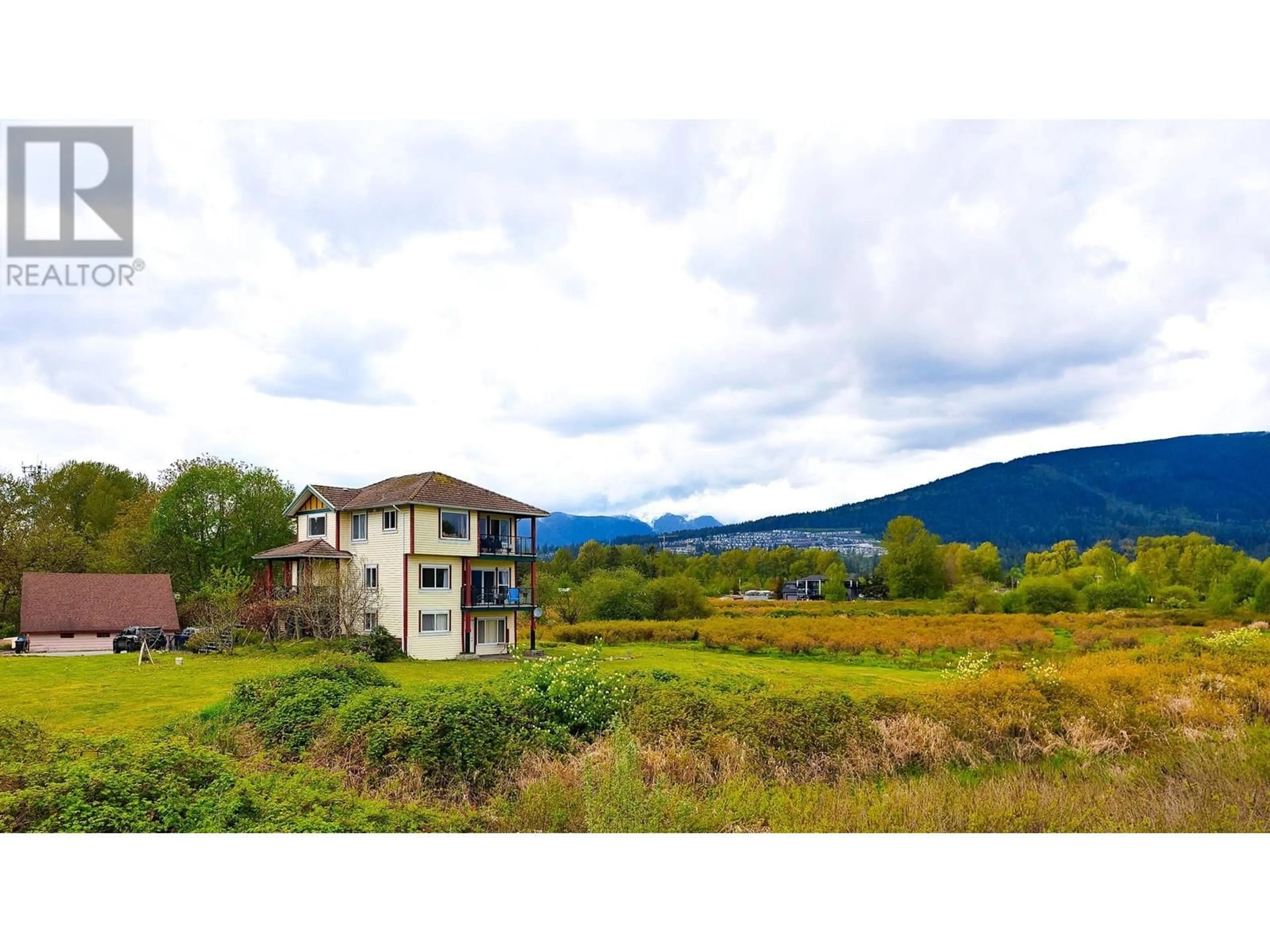 A pic from outside/outdoor area/front of a property/back of a property/a pic from drone, mountain view for 325 LAURIER AVENUE, Port Coquitlam British Columbia V3E3G1