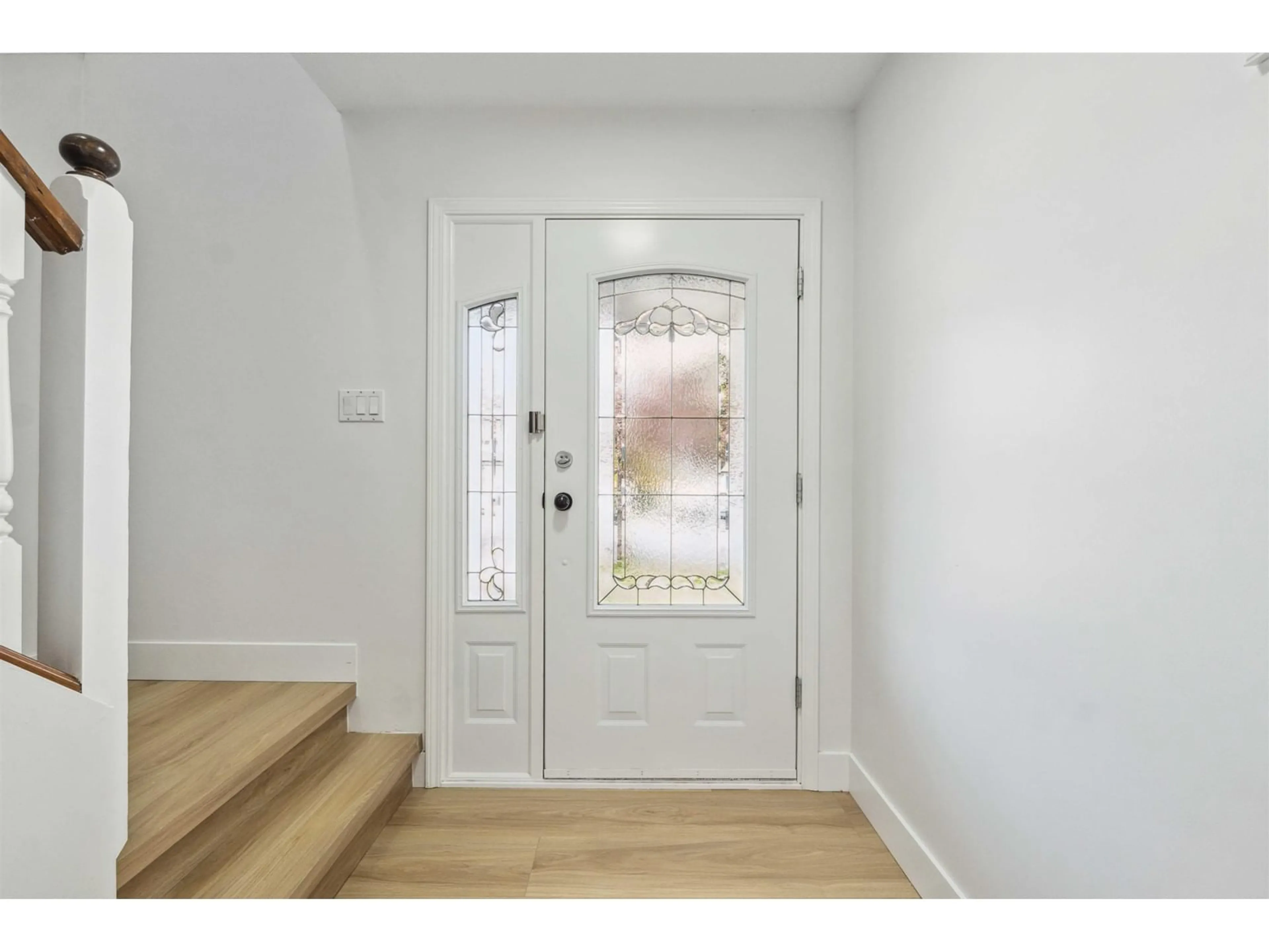Indoor entryway for 6795 197, Langley British Columbia V2Y1G8