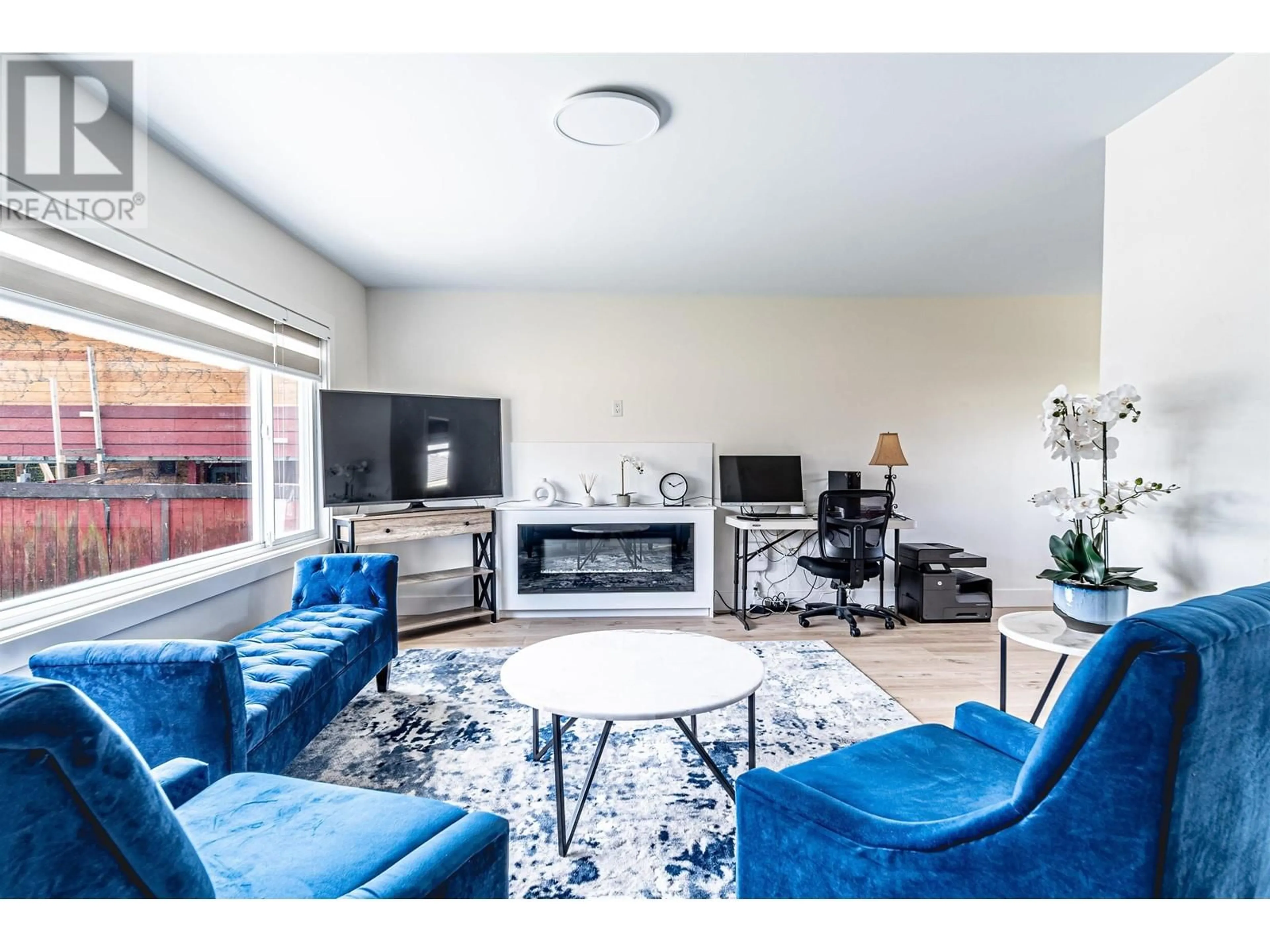 Living room with furniture, unknown for 9360 PINEWELL CRESCENT, Richmond British Columbia V7A2C6