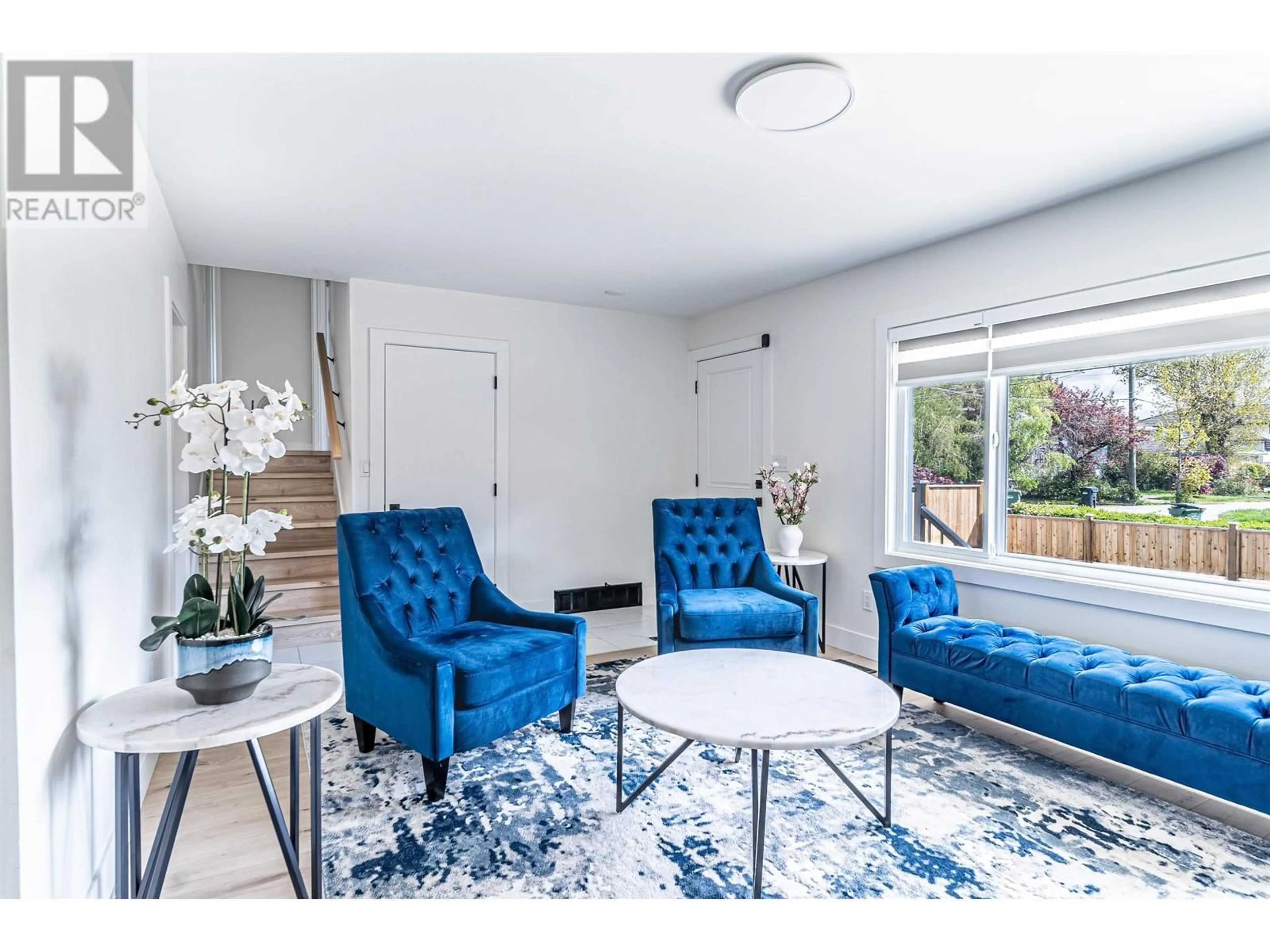 Living room with furniture, unknown for 9360 PINEWELL CRESCENT, Richmond British Columbia V7A2C6