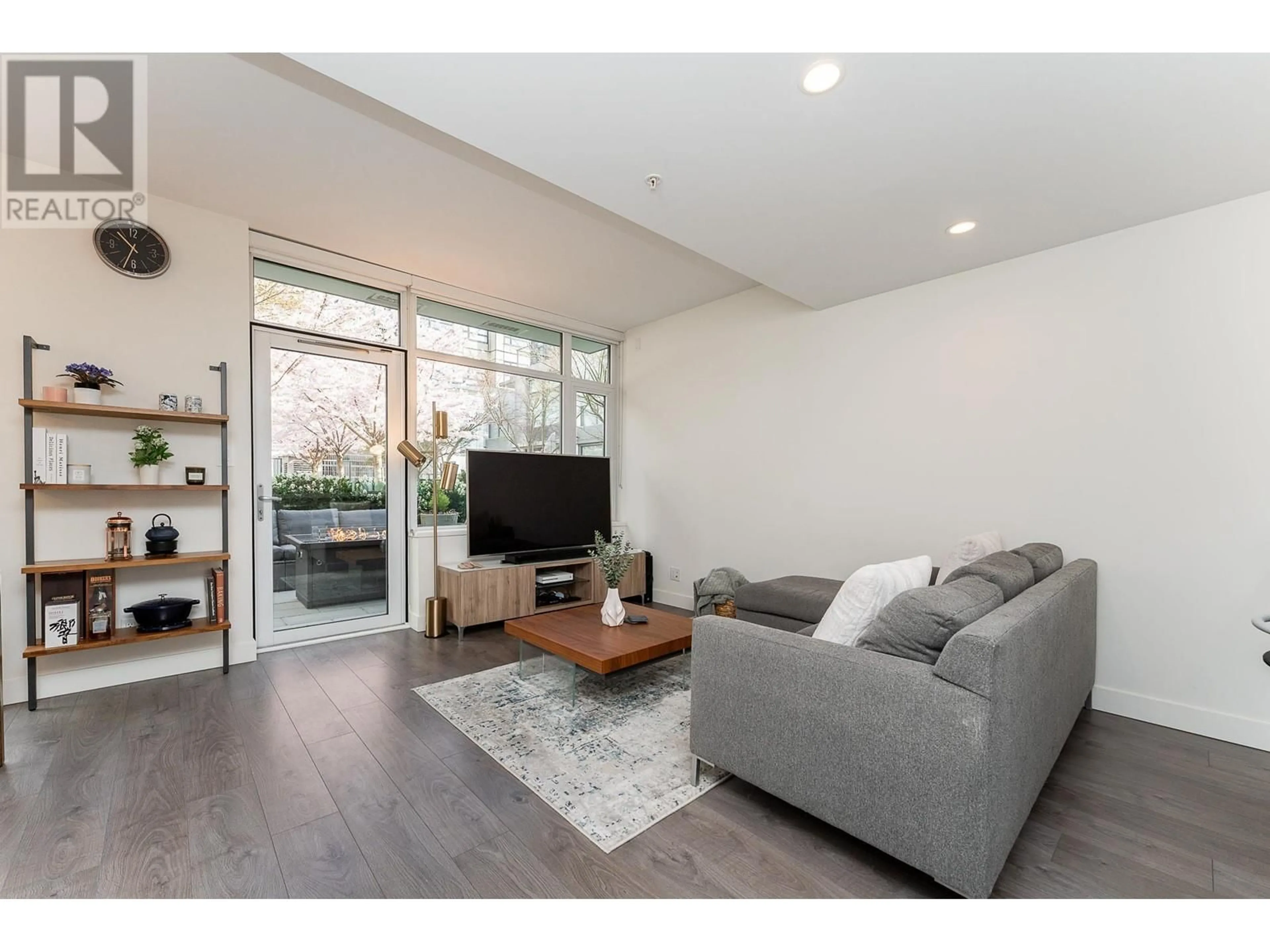 Living room with furniture, unknown for TH2 - 4465 JUNEAU STREET, Burnaby British Columbia V5C0L8