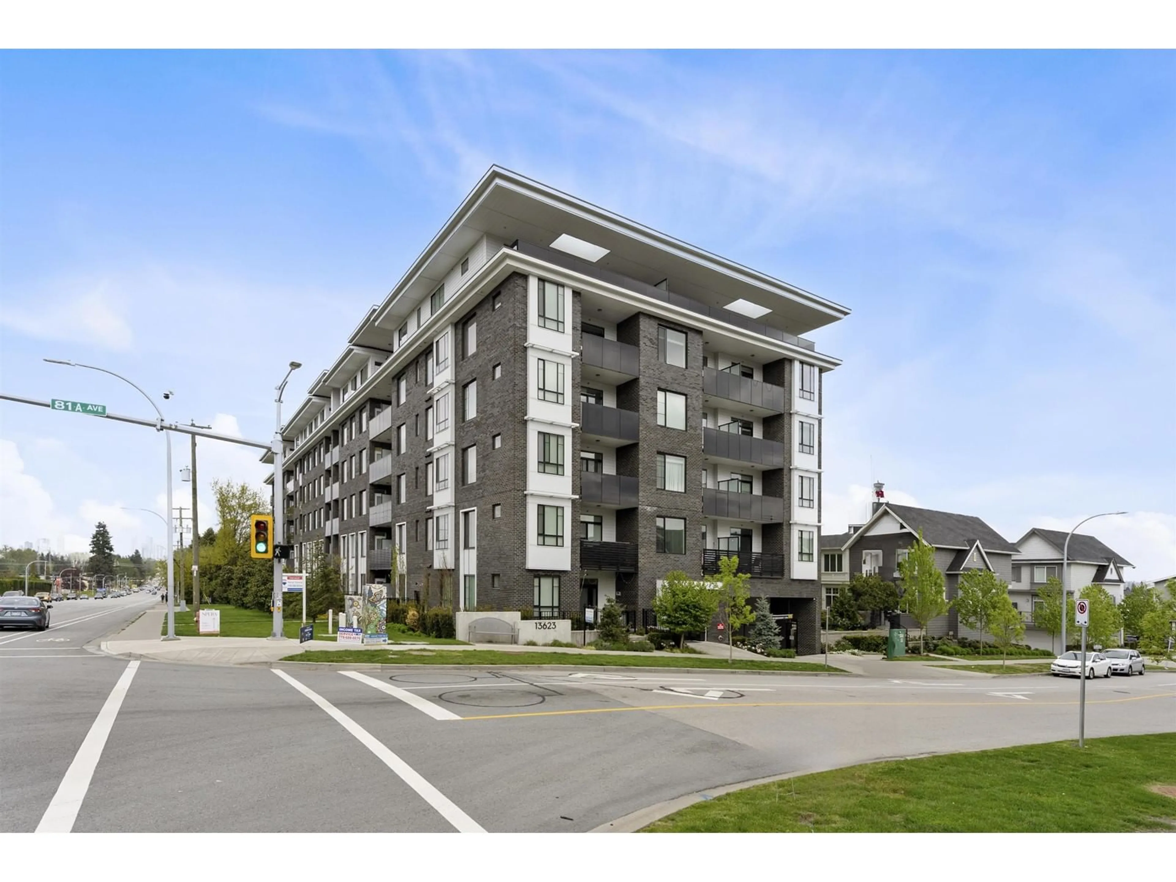 Unknown for 402 - 13623 81A, Surrey British Columbia V3W3N7