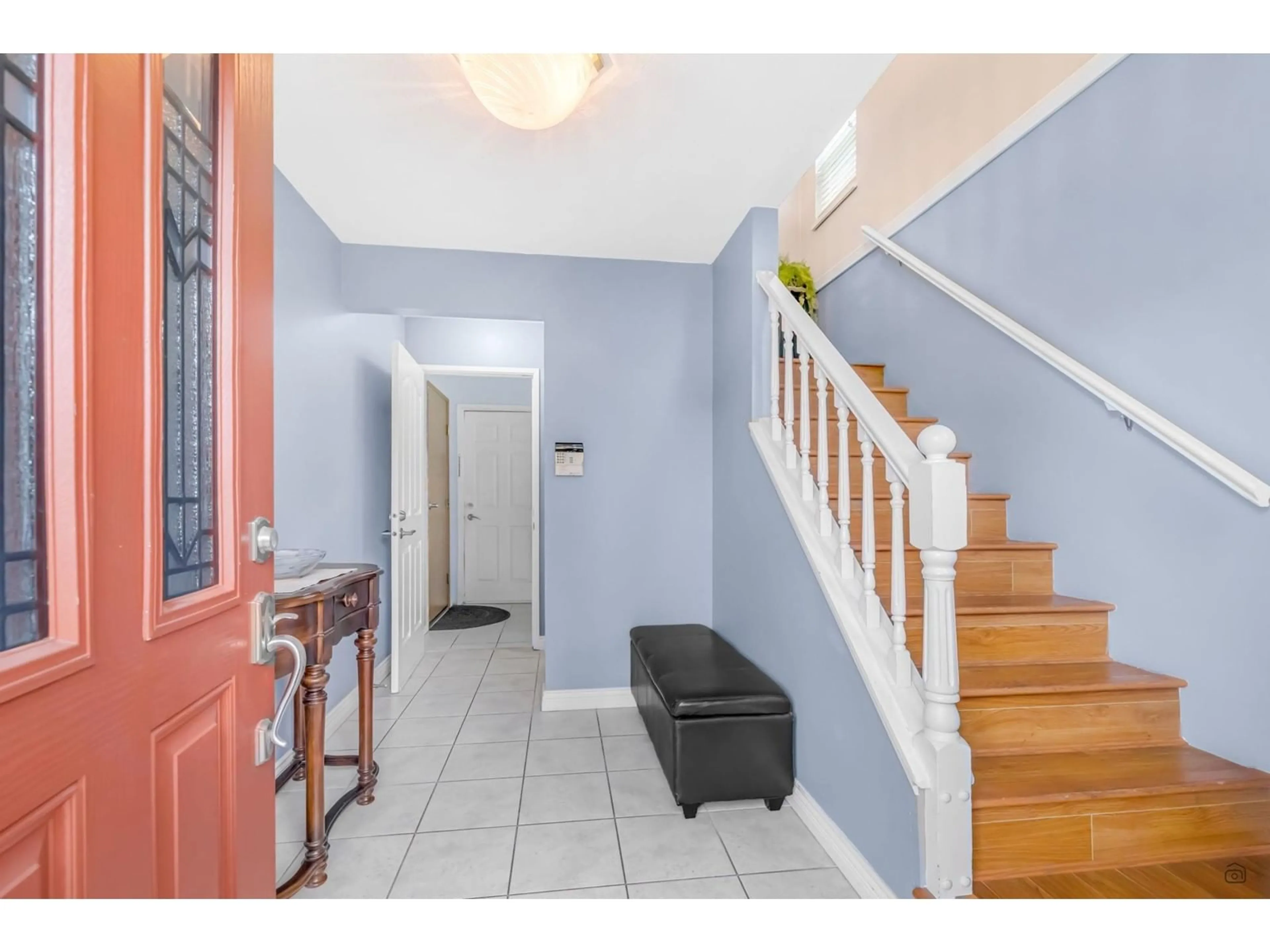 Indoor foyer for 12841 69, Surrey British Columbia V3W6W3