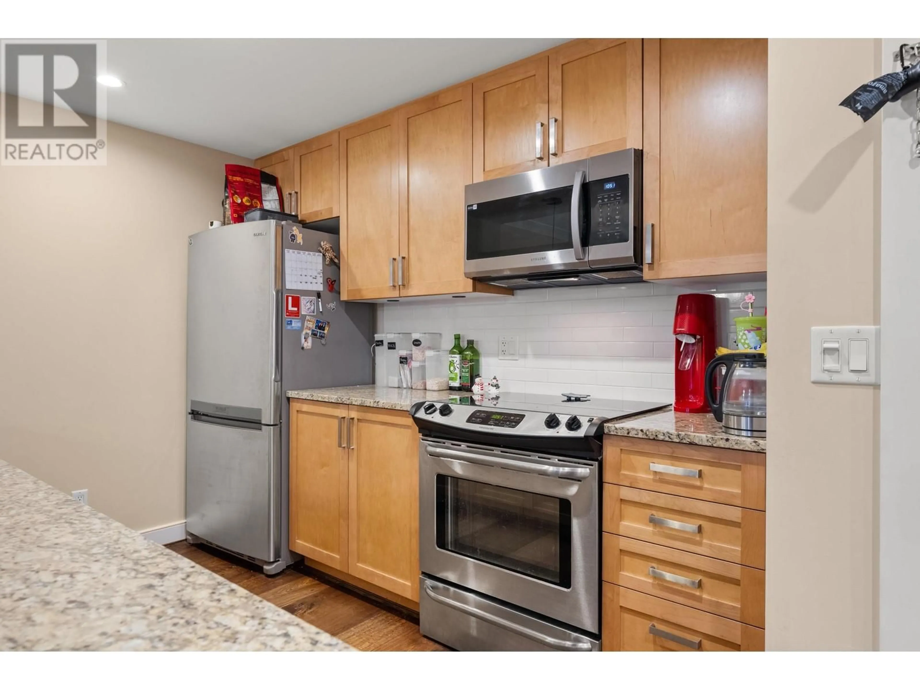 Standard kitchen, wood/laminate floor for 208 - 5599 14B AVENUE, Delta British Columbia V4M0A3