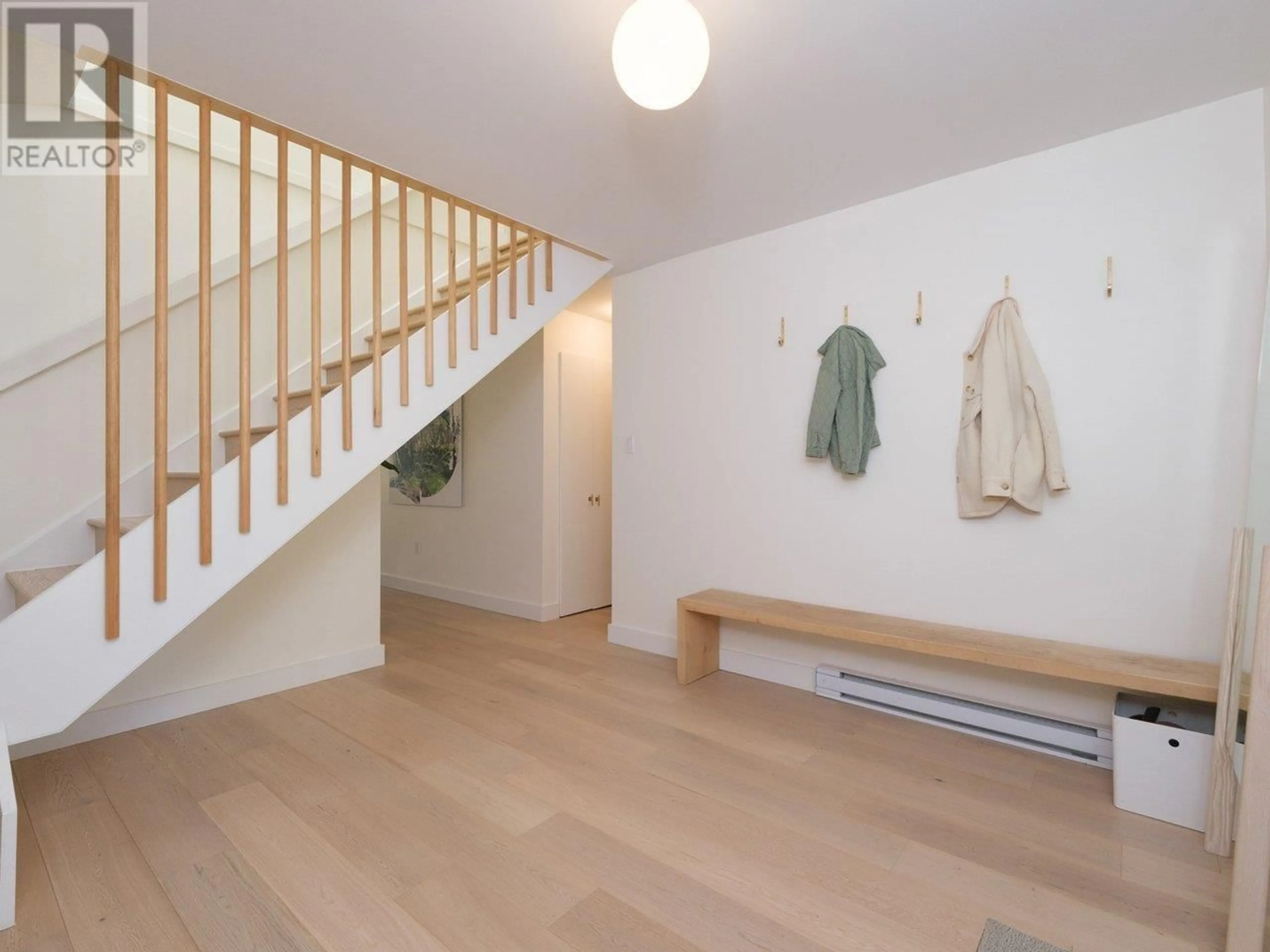 Indoor foyer for 4328 WINDSOR STREET, Vancouver British Columbia V5V4P4