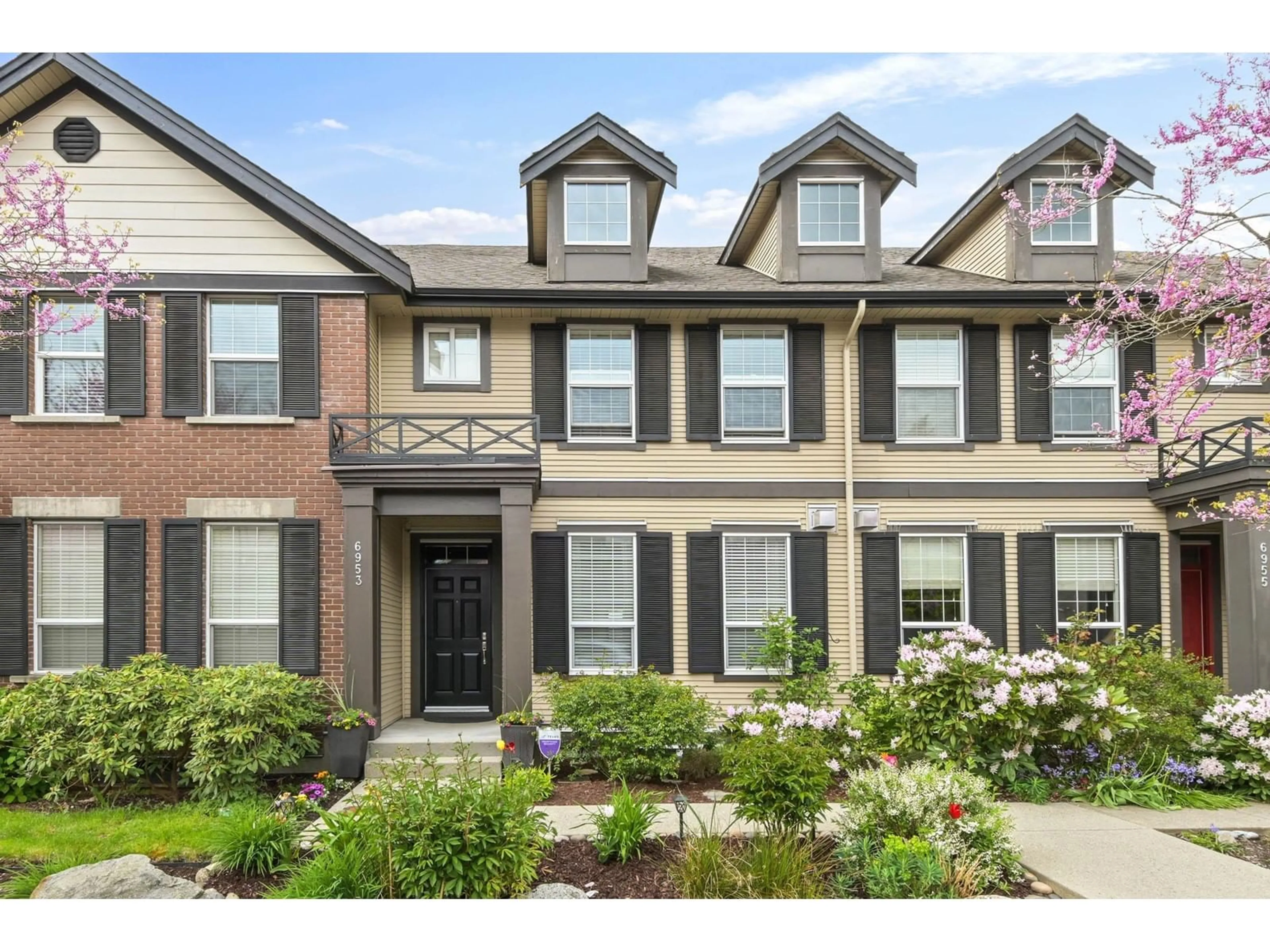Home with brick exterior material, street for 6953 208A, Langley British Columbia V2Y0G1