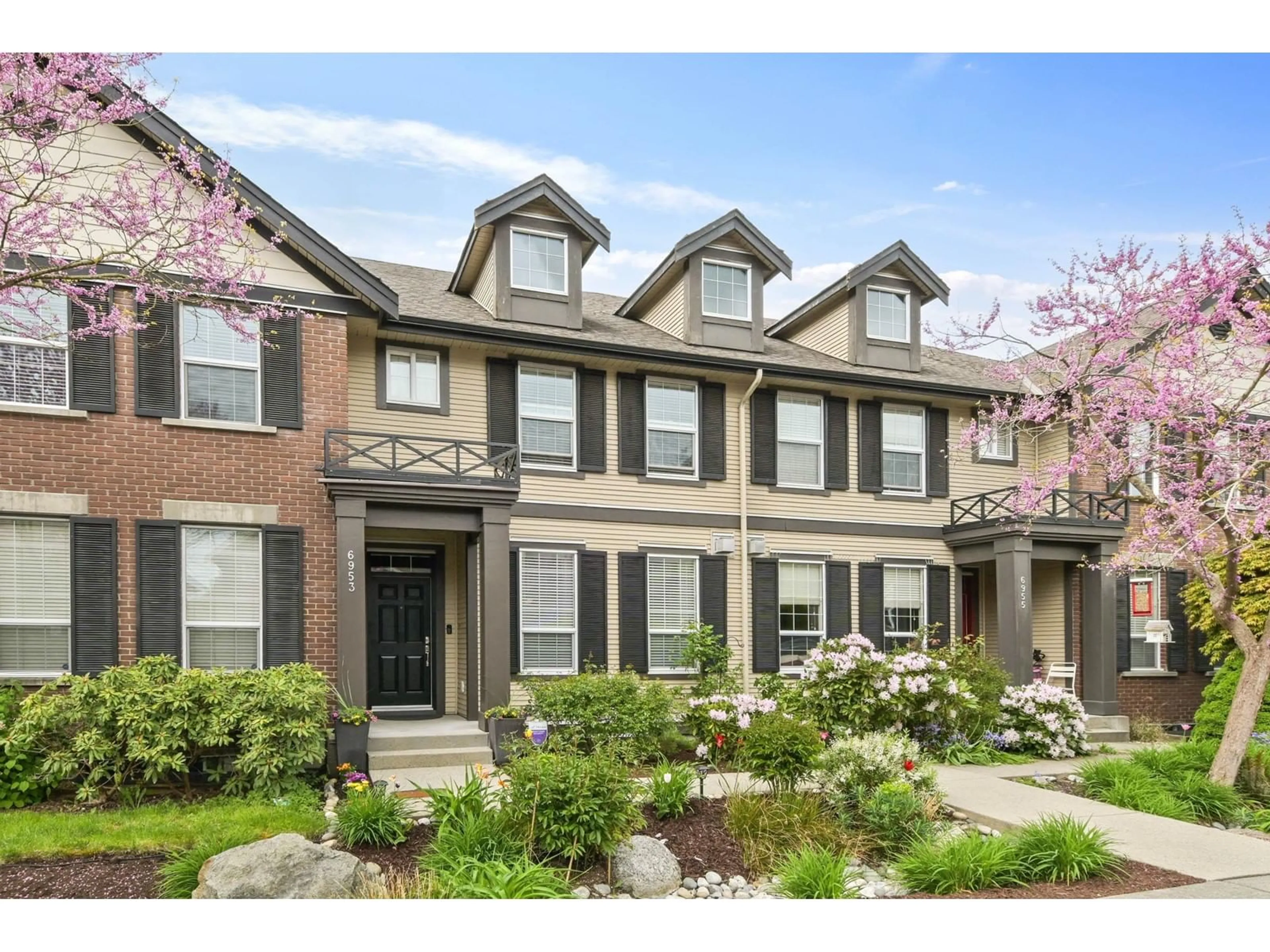 Home with brick exterior material, street for 6953 208A, Langley British Columbia V2Y0G1