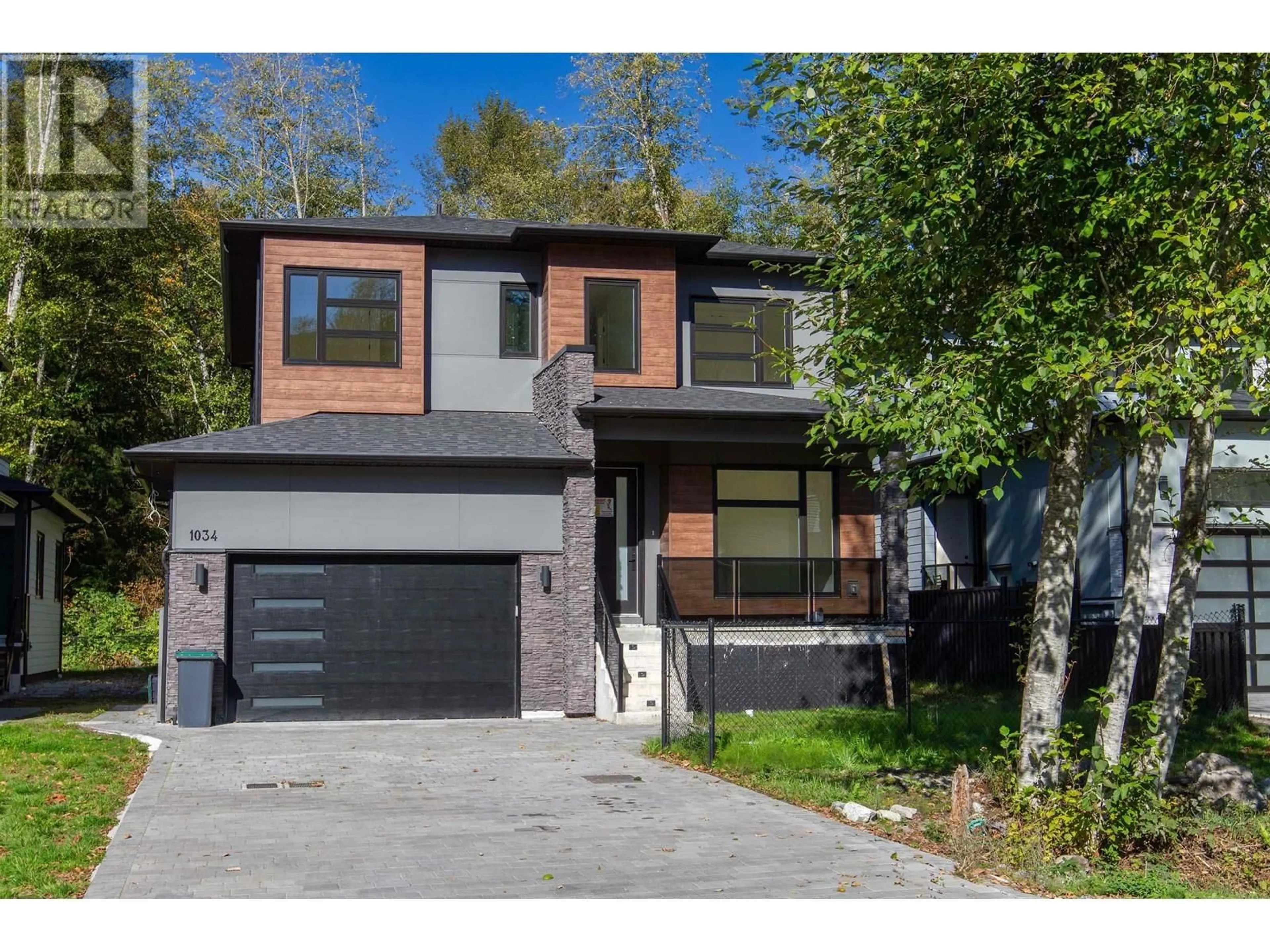 Home with brick exterior material, street for 1034 RAVEN DRIVE, Squamish British Columbia V8B1A7