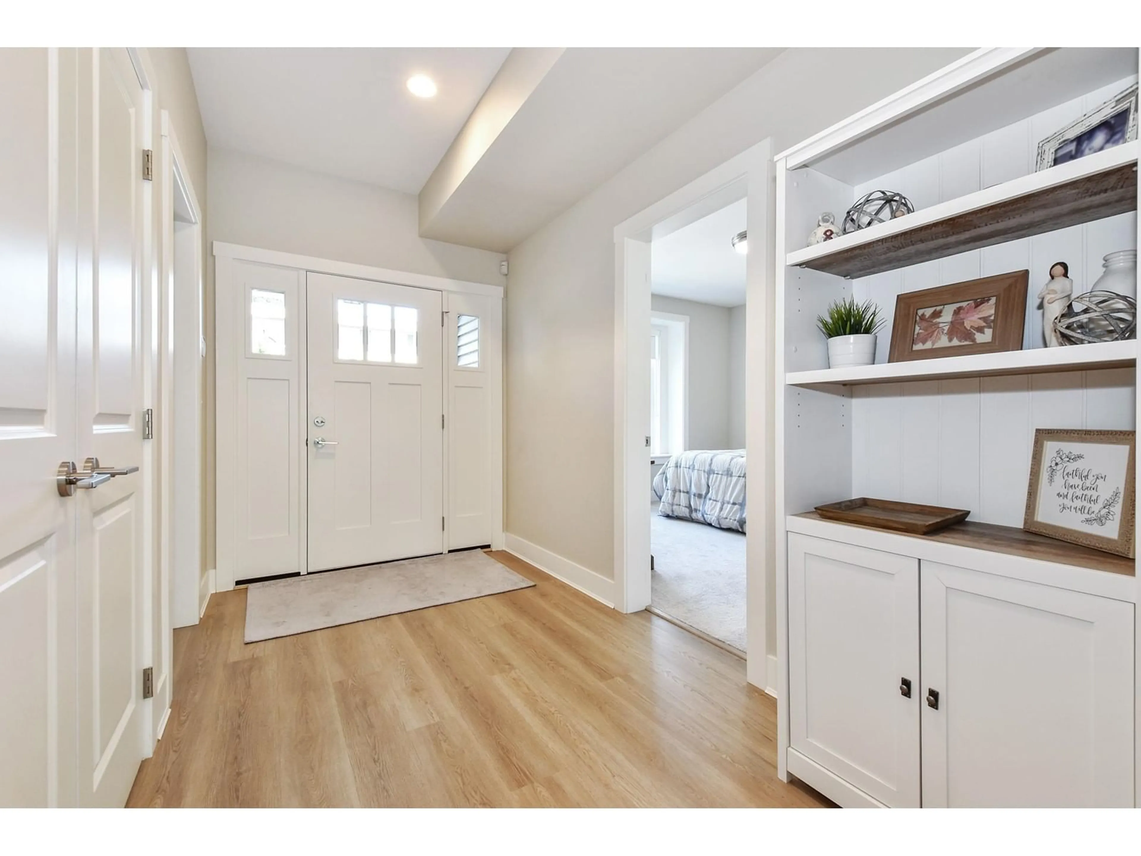Indoor entryway for 2884 BABICH, Abbotsford British Columbia V2S3K5