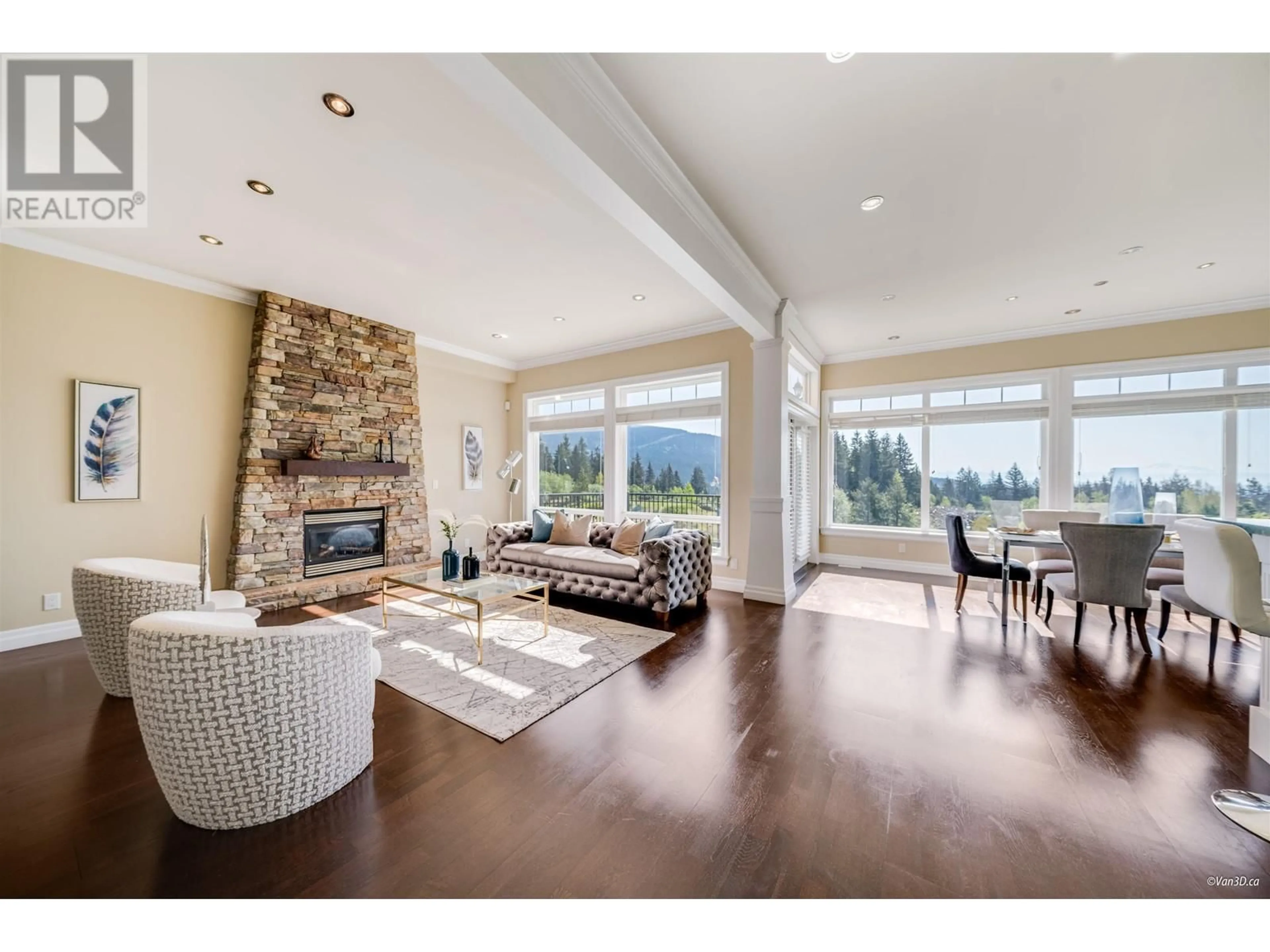Living room with furniture, unknown for 3235 CHARTWELL LANE, Coquitlam British Columbia V3E3N1