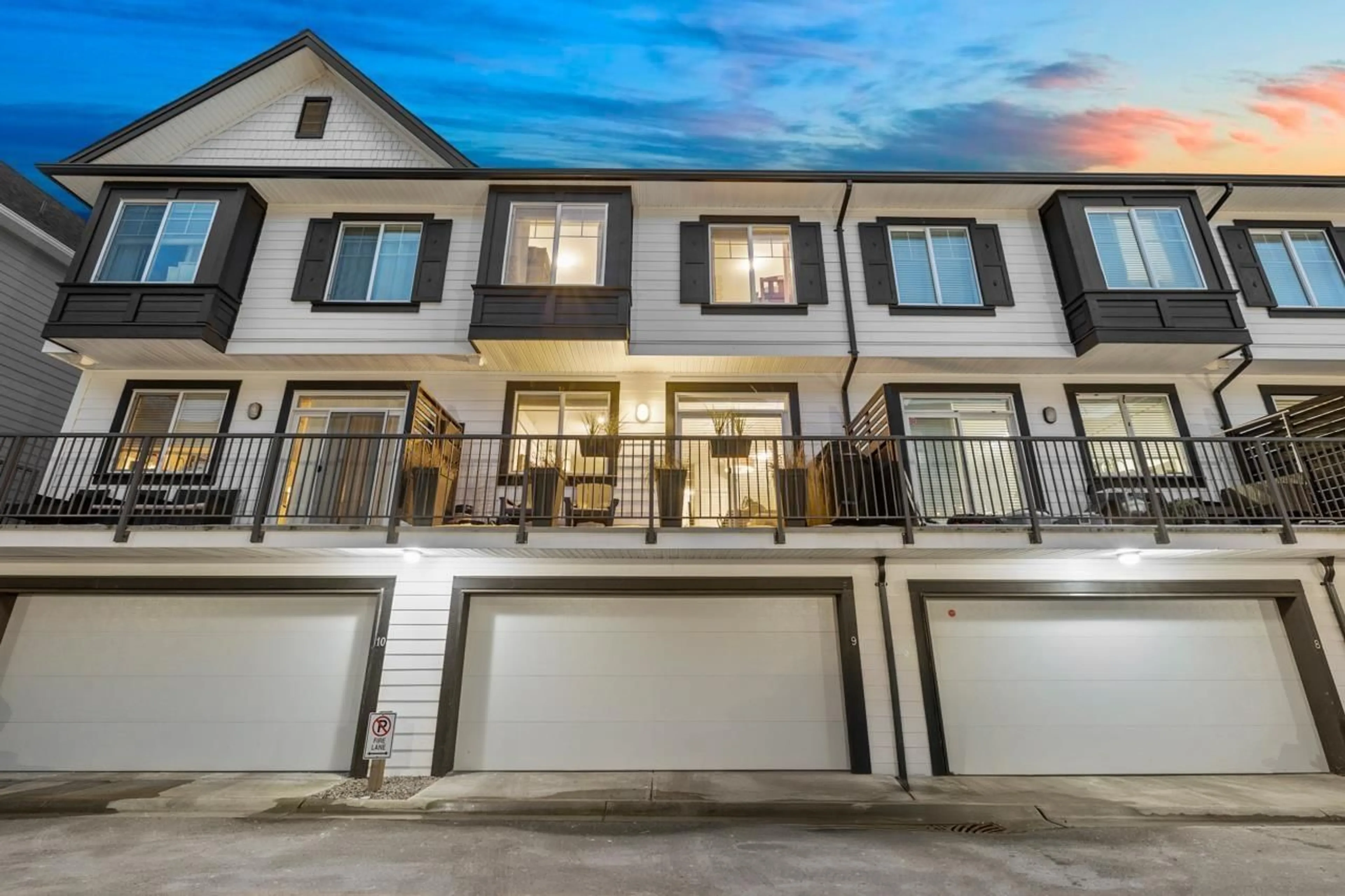 Home with vinyl exterior material, street for 9 - 16323 15, Surrey British Columbia V4A0C5