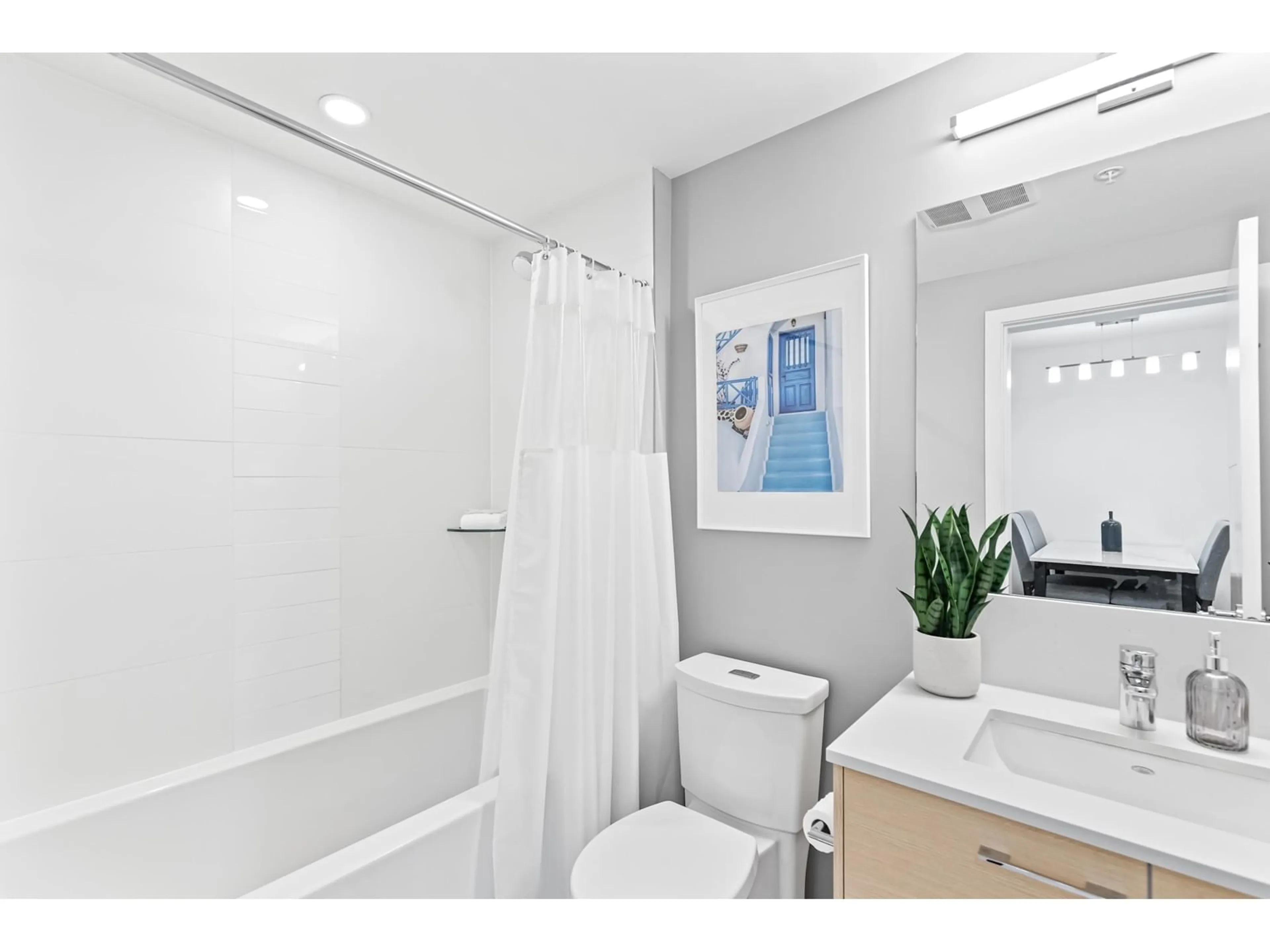 Standard bathroom, ceramic/tile floor for 311 - 13963 105, Surrey British Columbia V3T0M9